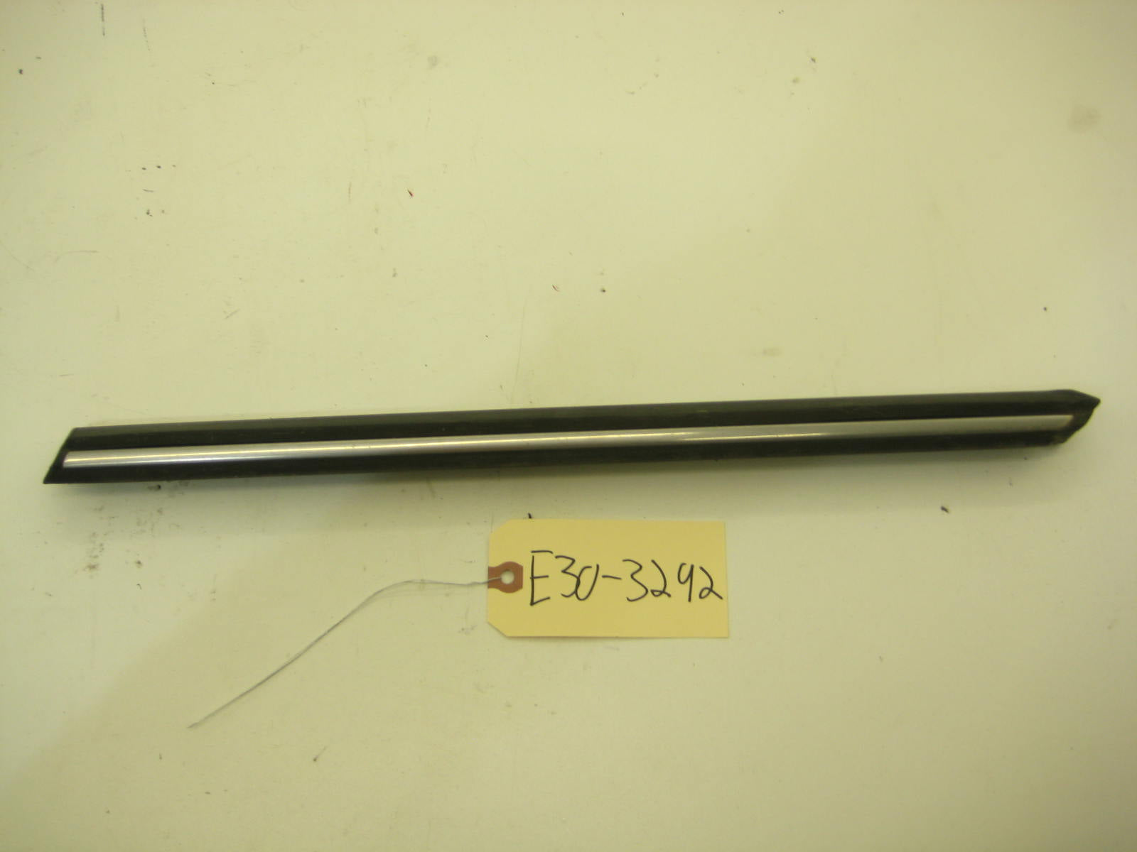 BMW E30 318 325 Passenger Right Side Quarter Panel Bump Trim E30 3292