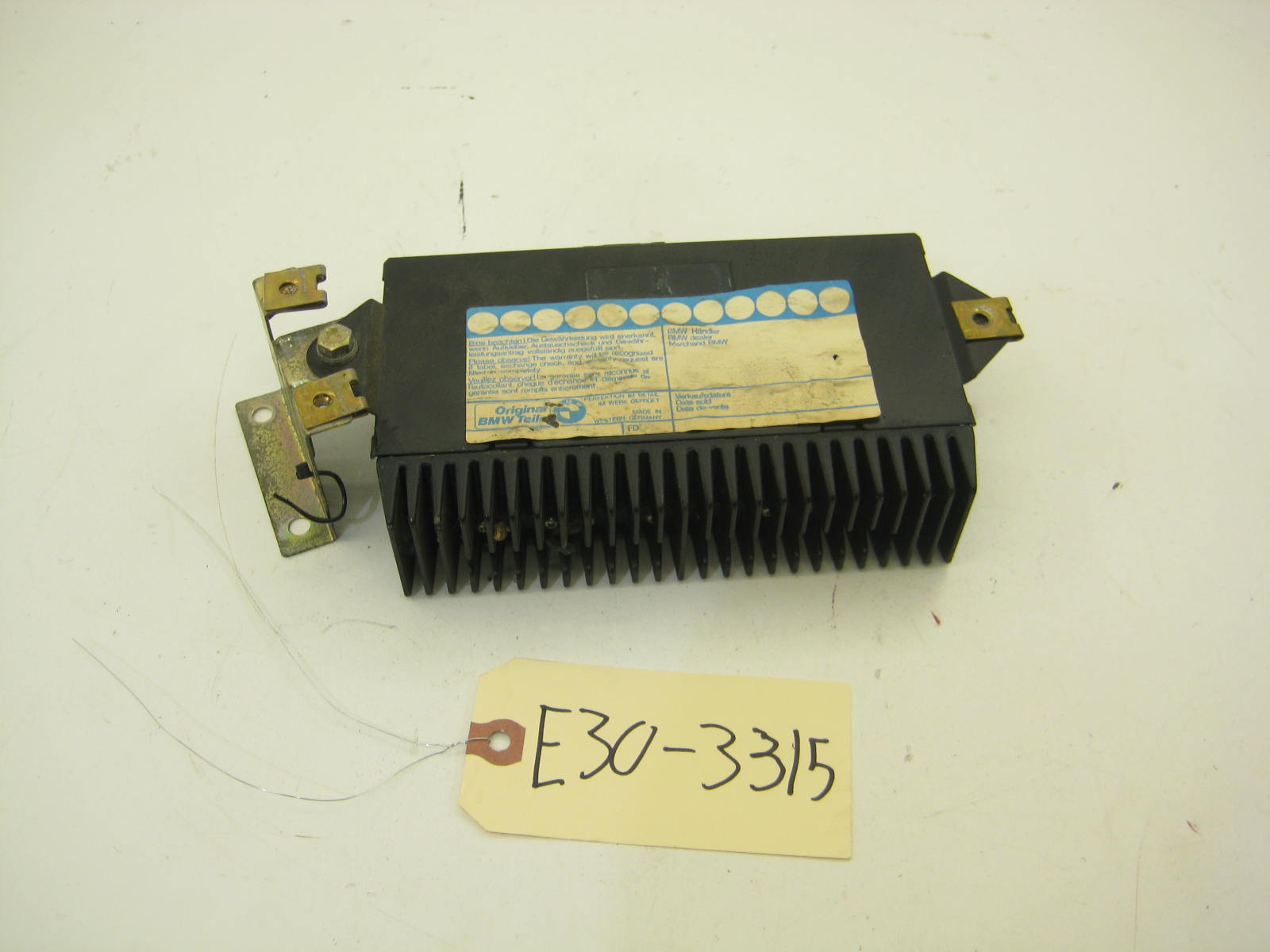 BMW E30 318 325 Stock Stereo Amp E30 3315
