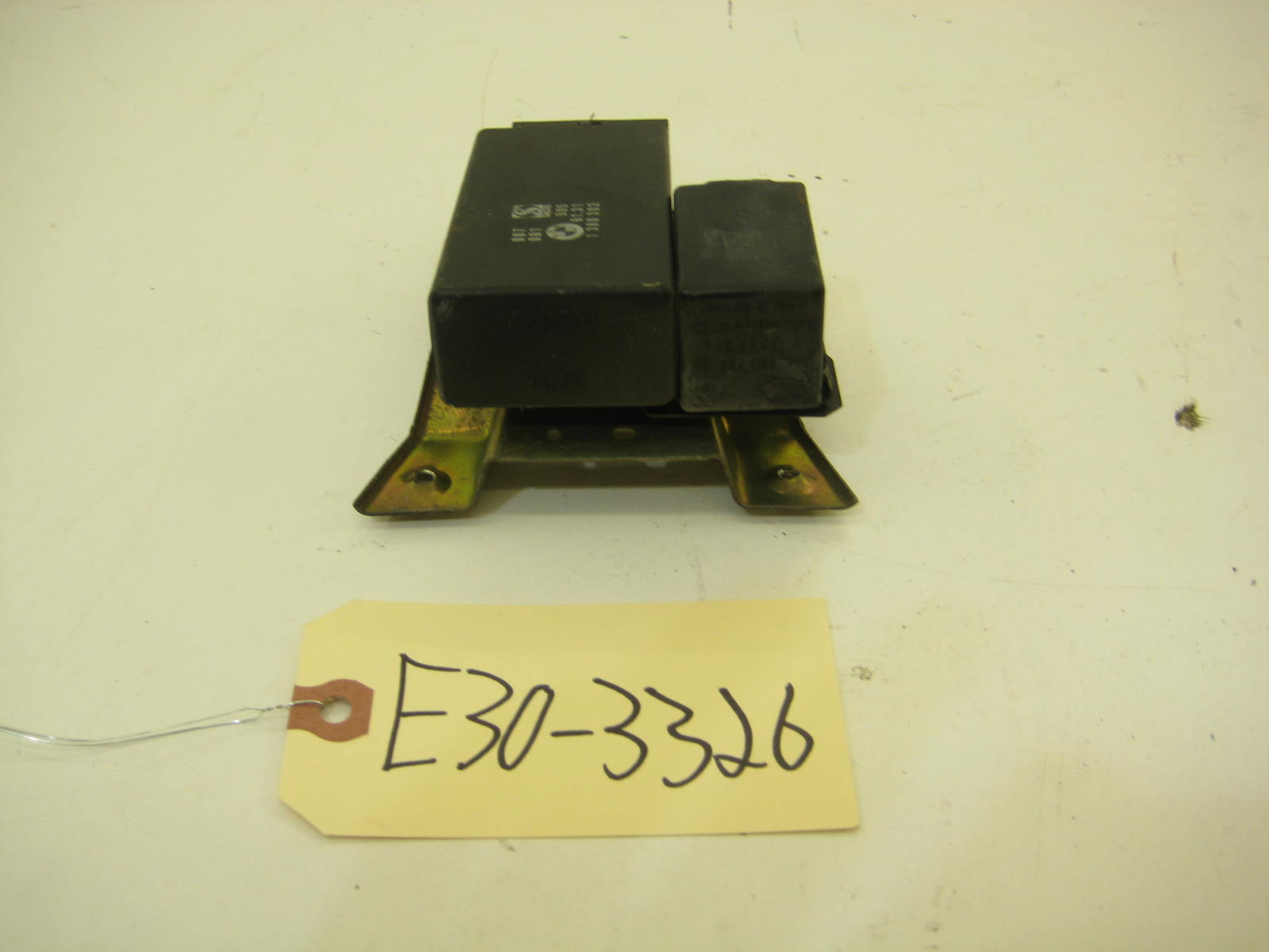 BMW E30 318 325 Central Locking Module E30 3326