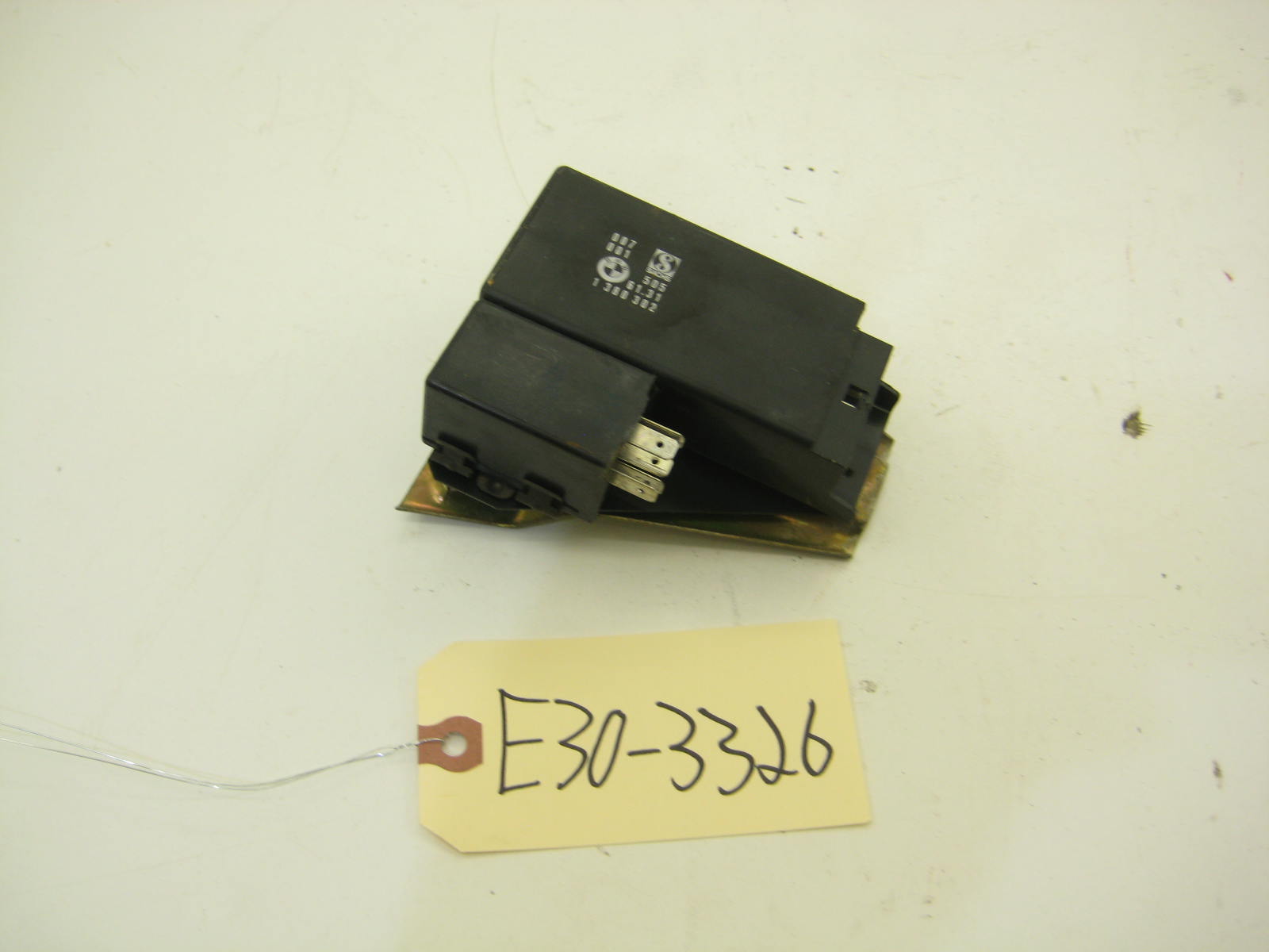 BMW E30 318 325 Central Locking Module E30 3326
