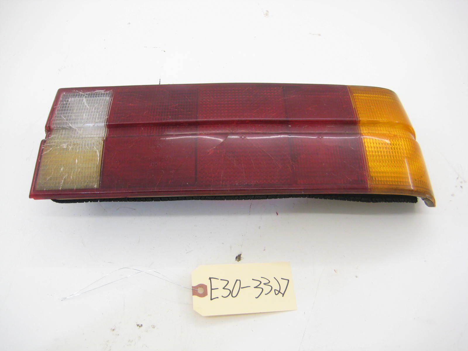 BMW E30 318 325 Passenger Side Early Taillight E30 3327