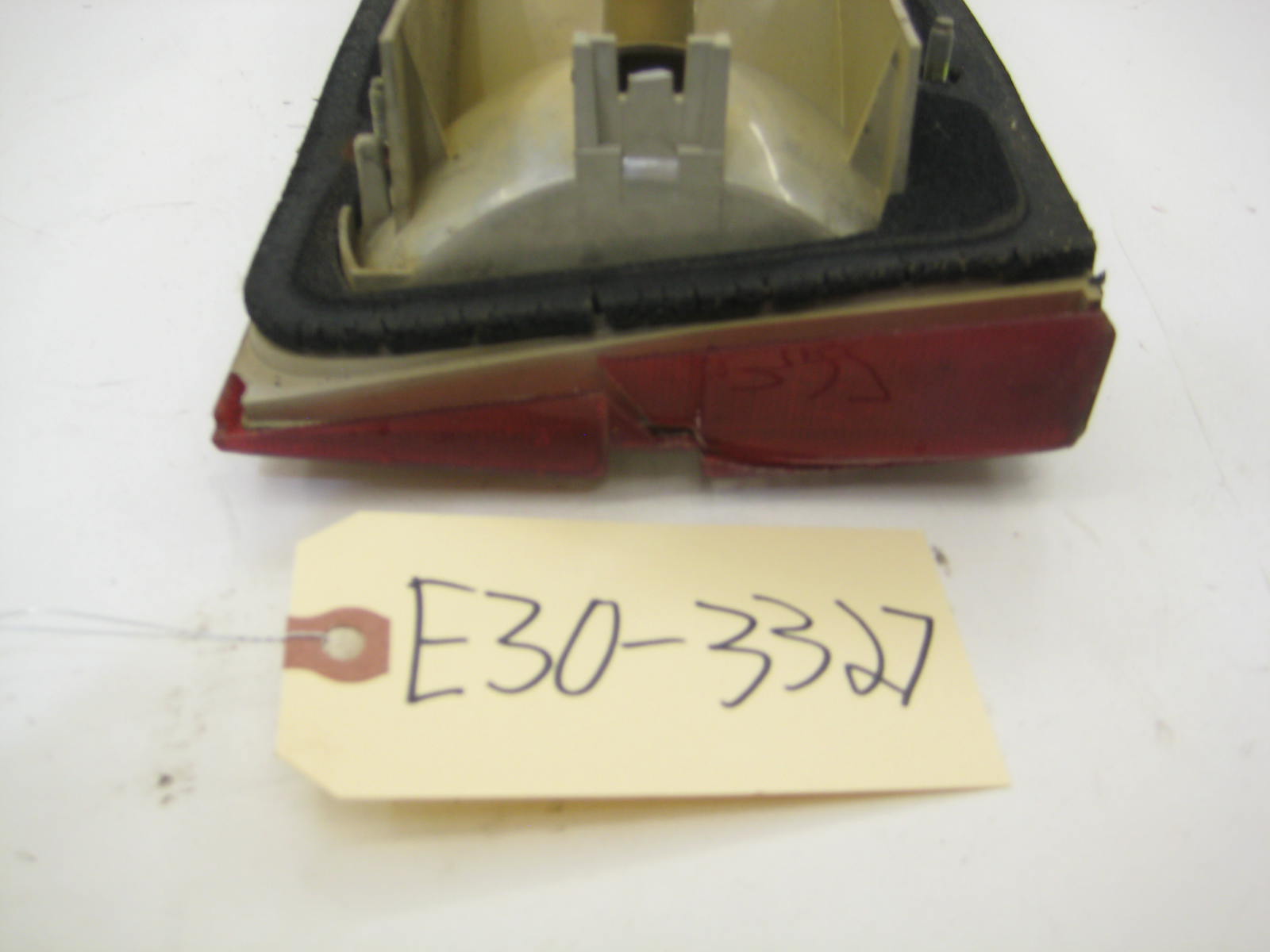 BMW E30 318 325 Passenger Side Early Taillight E30 3327
