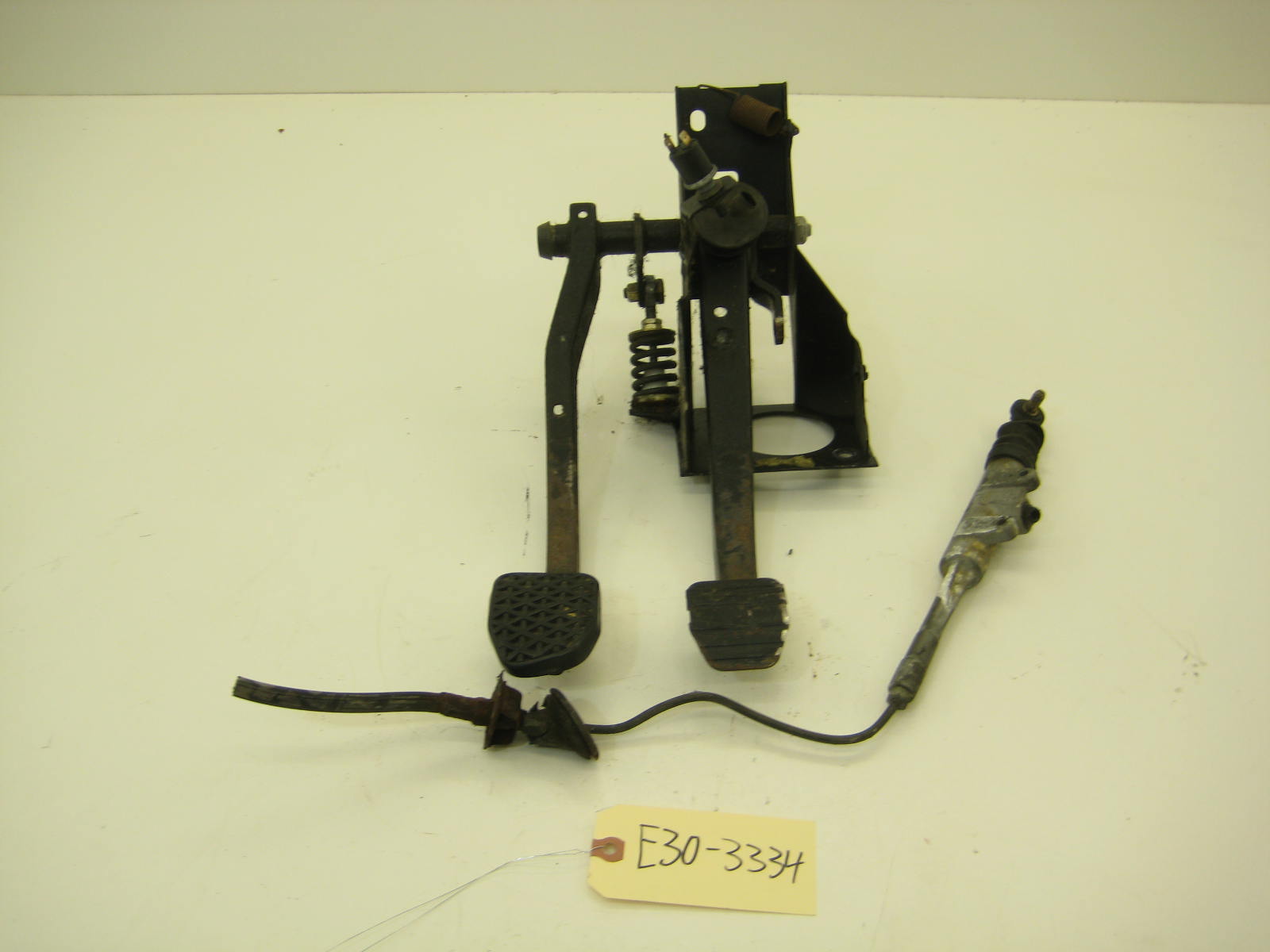 BMW E30 318 325 Manual Pedal Set E30 3334