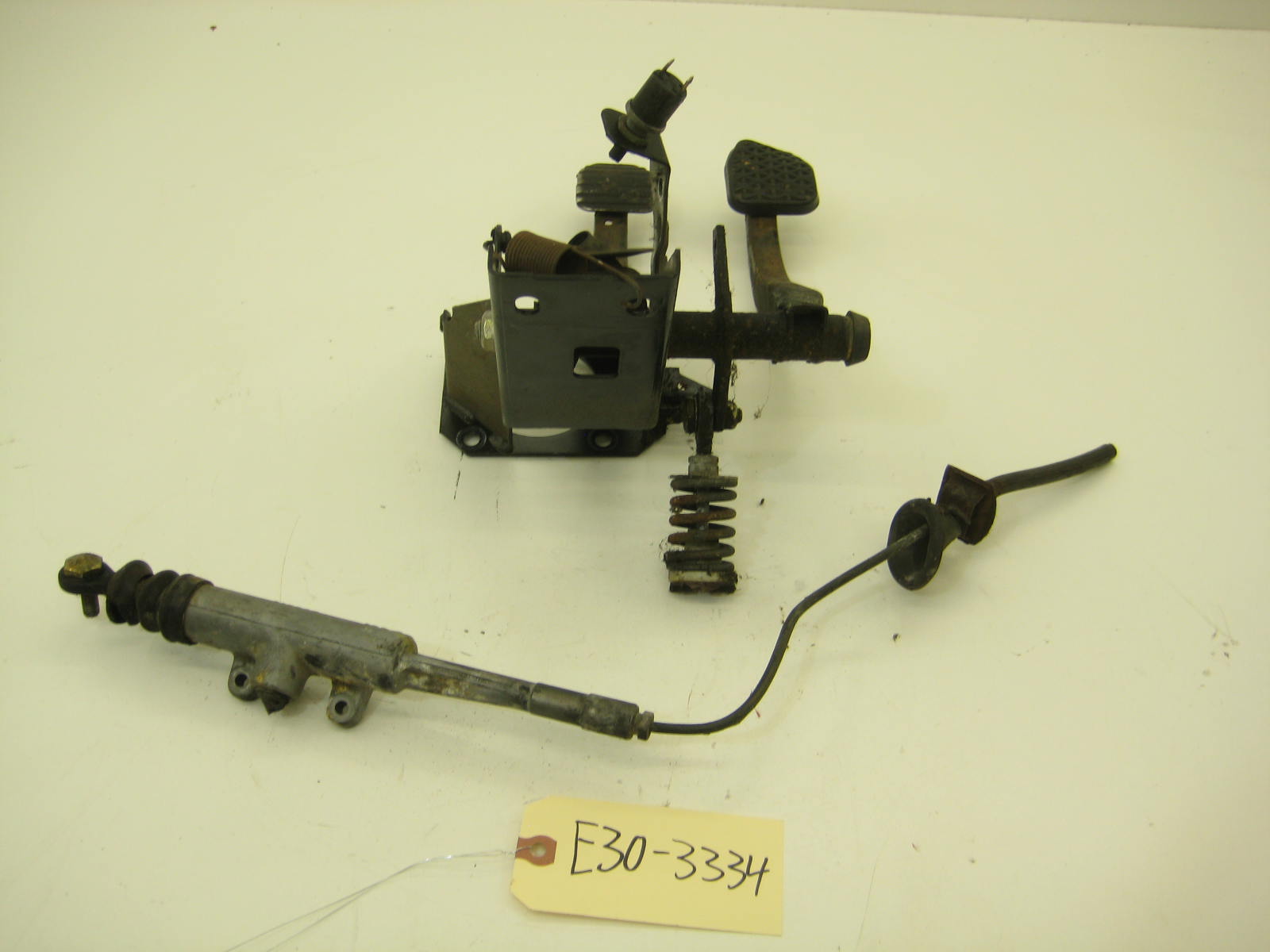 BMW E30 318 325 Manual Pedal Set E30 3334