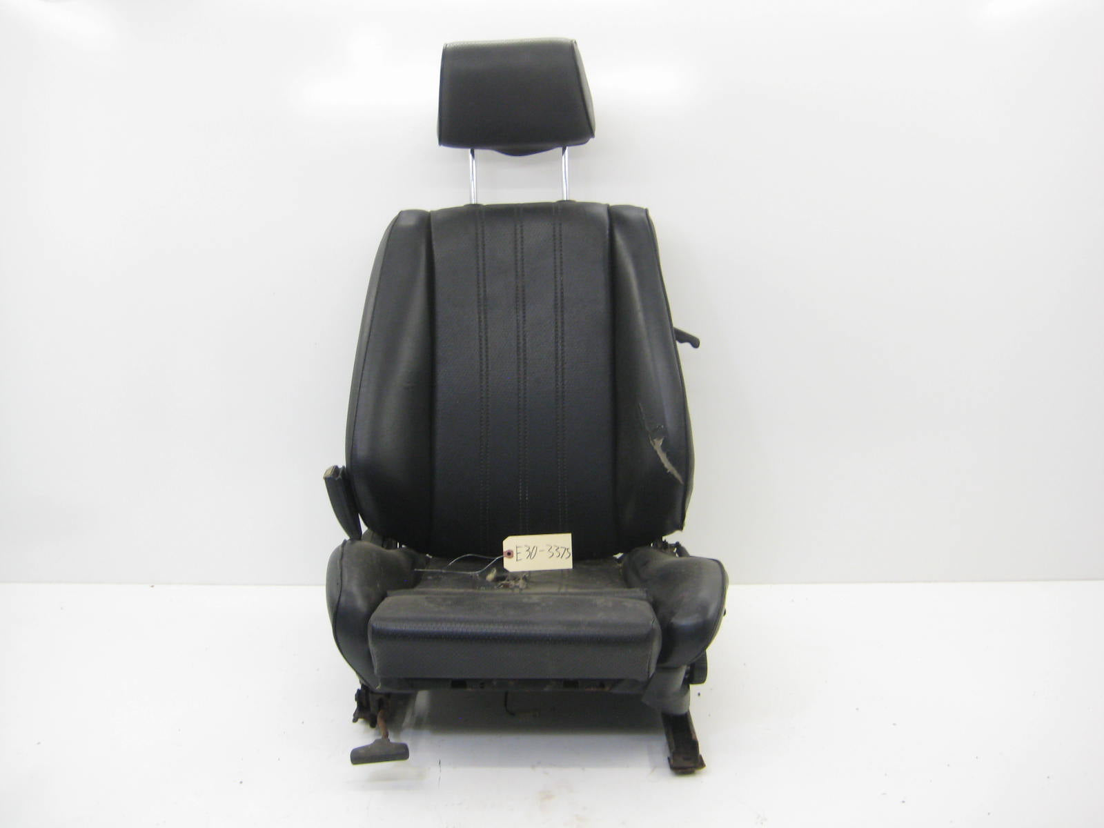BMW E30 318 325 Drivers Side Sport Seat Black Vinyl E30 3375