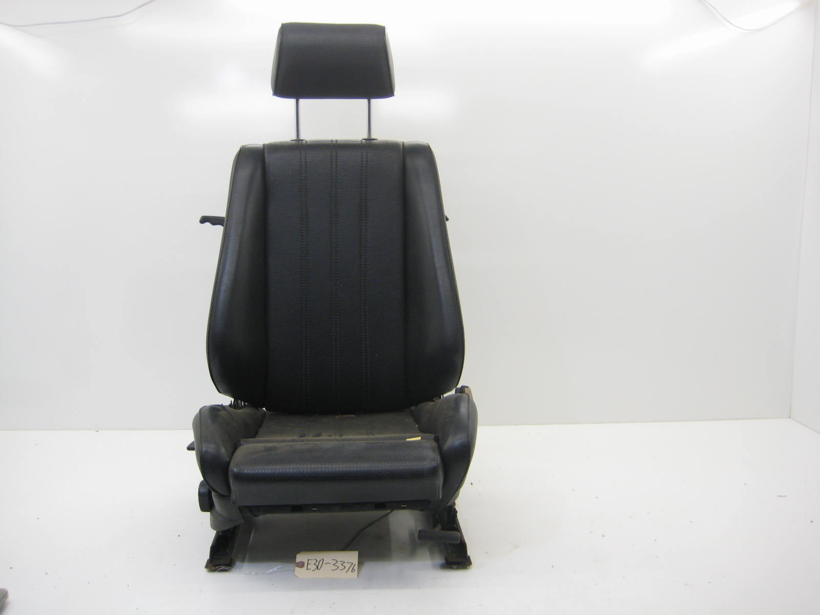 BMW E30 318 325 Passenger Side Sport Seat Black Vinyl E30 3376