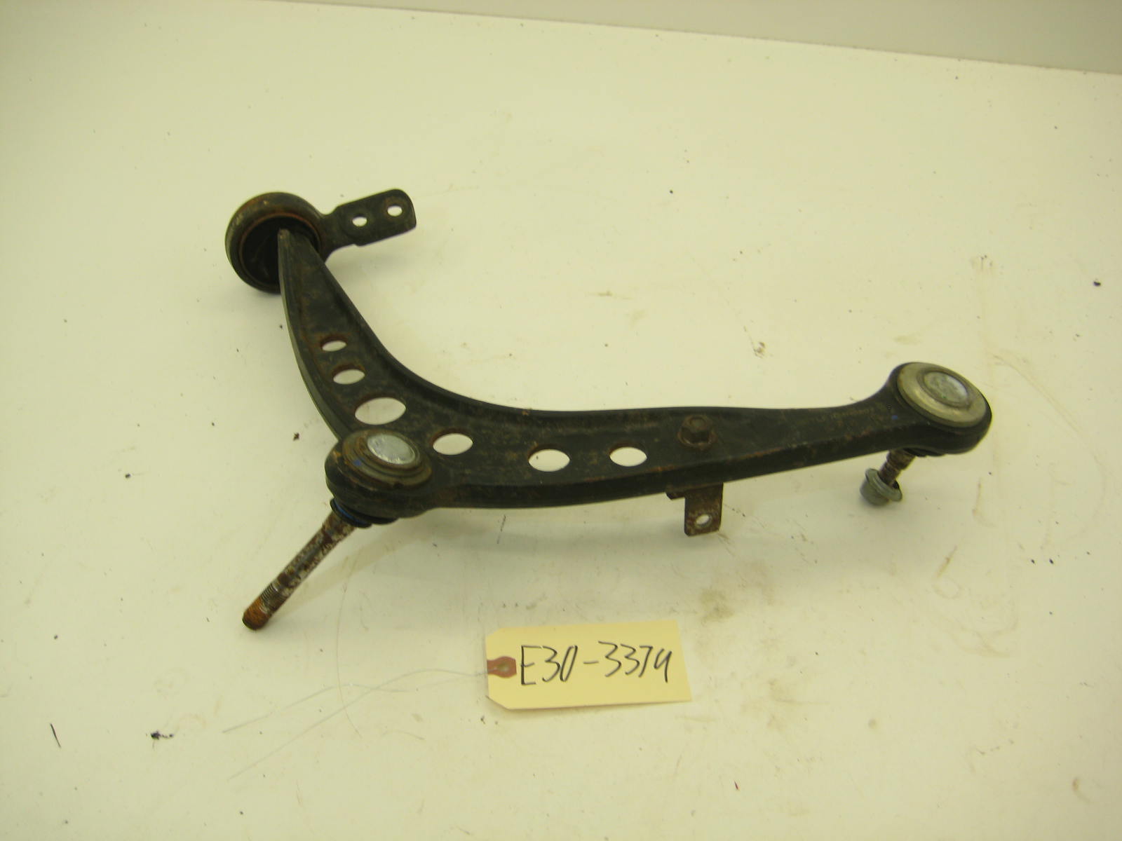 BMW E30 318 325 E36 Passenger Right Front Control Arm E30 3379