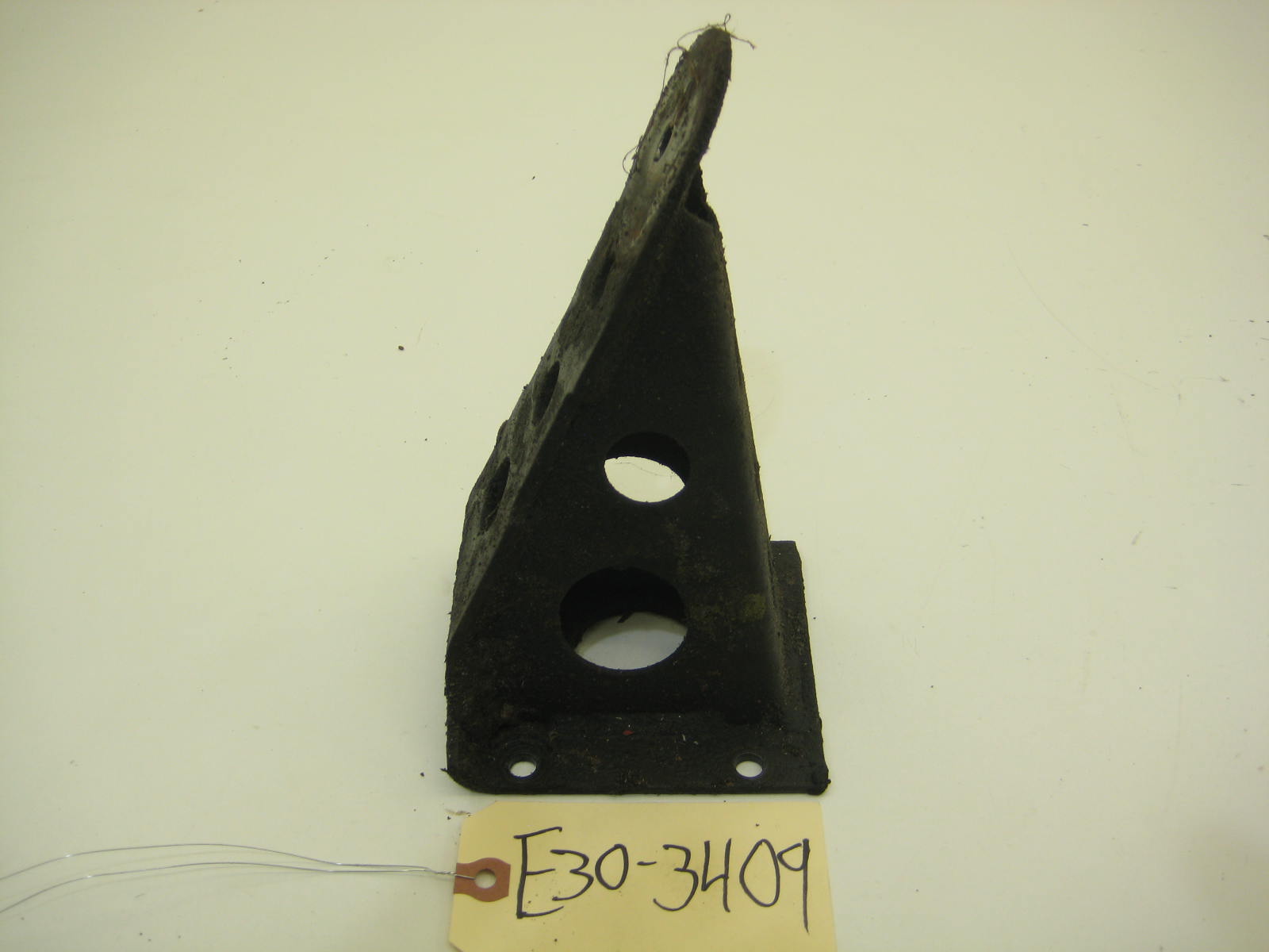 Passenger Right Side M20 Engine Mount Arm