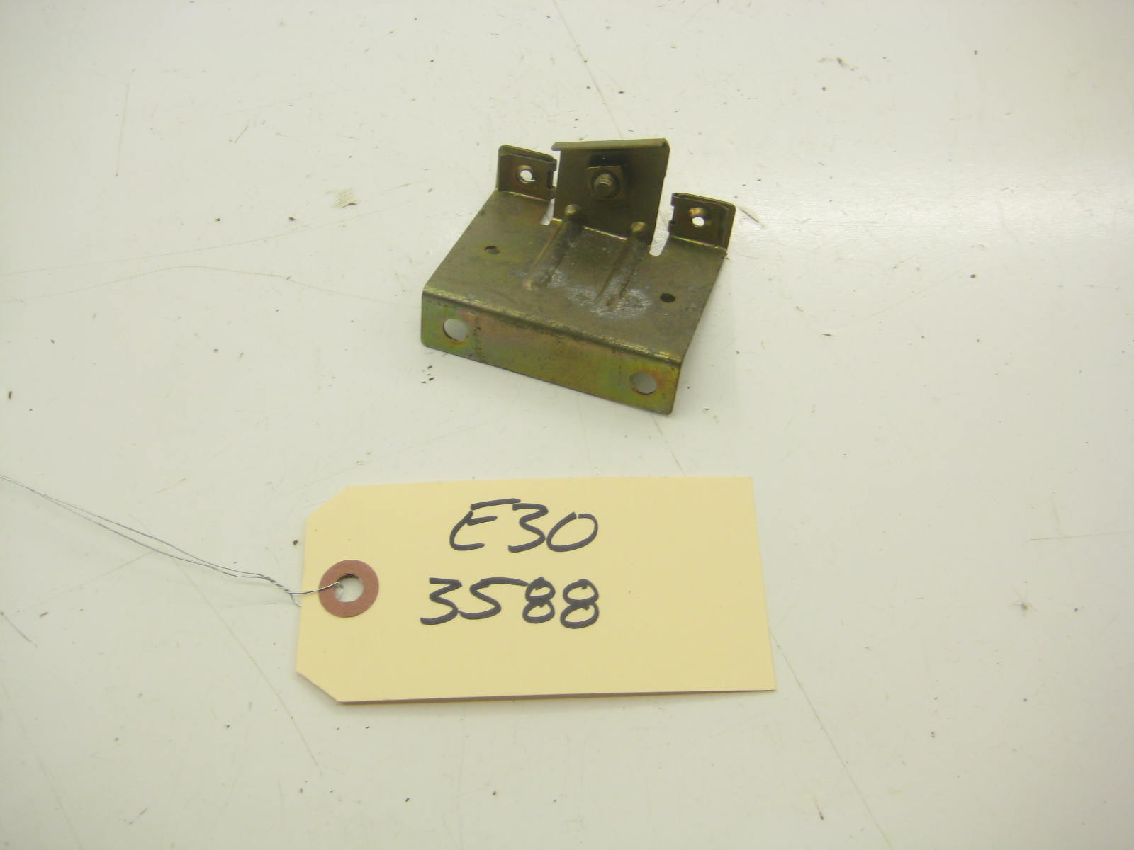 Dash Panel Bracket (Airbag)