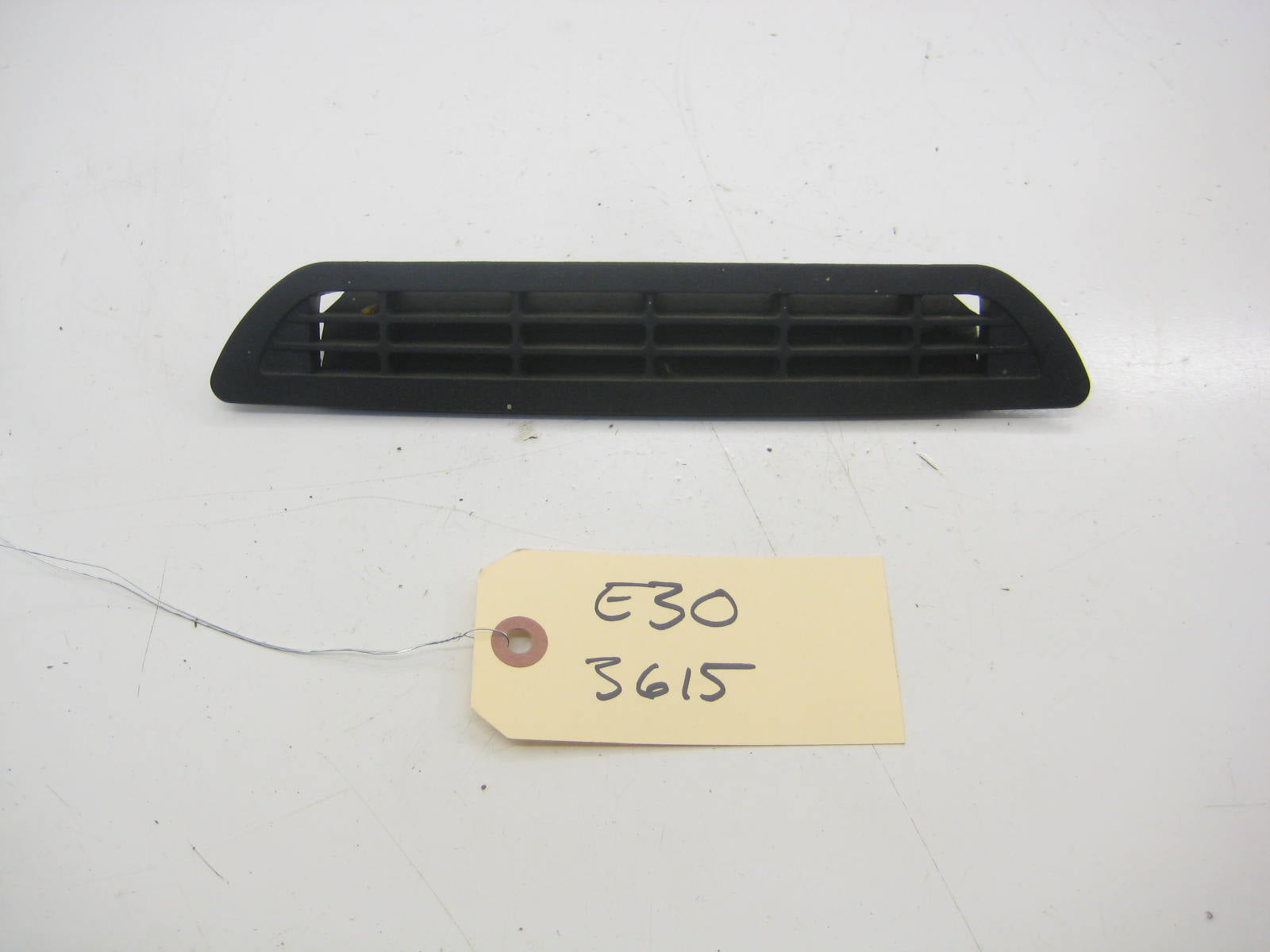 Rear Parcel Shelf Vent