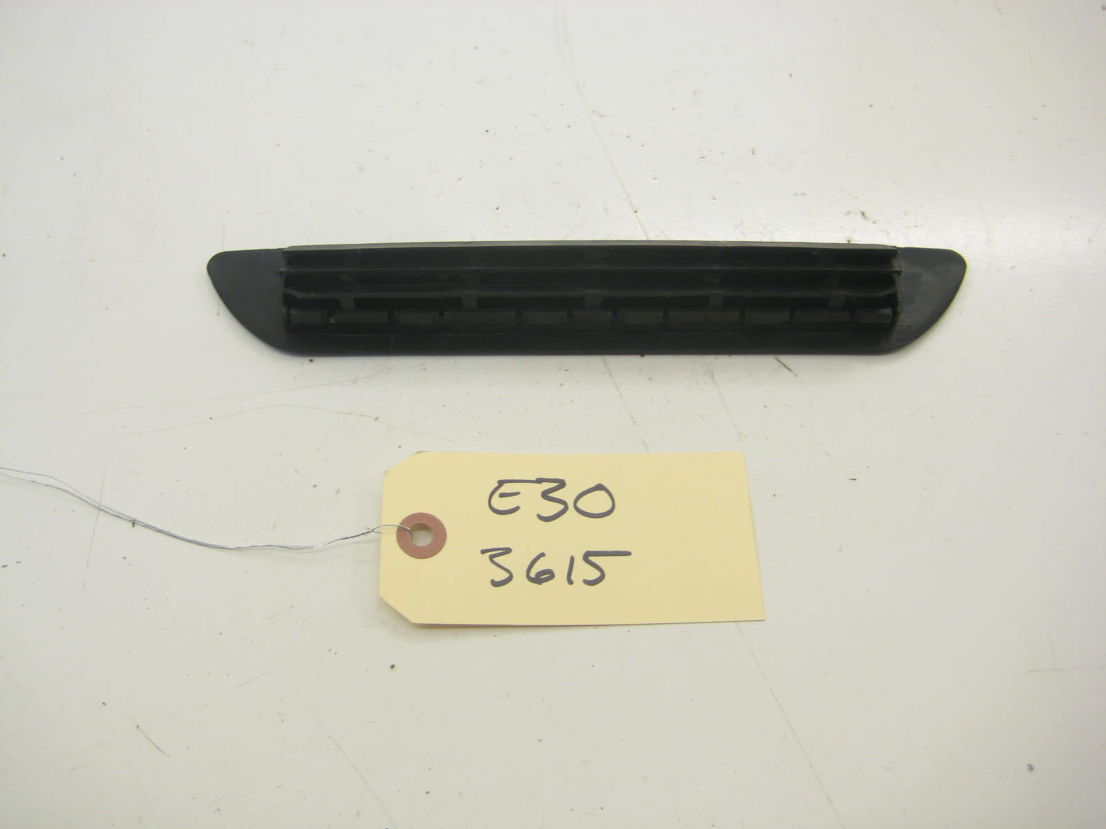 Rear Parcel Shelf Vent