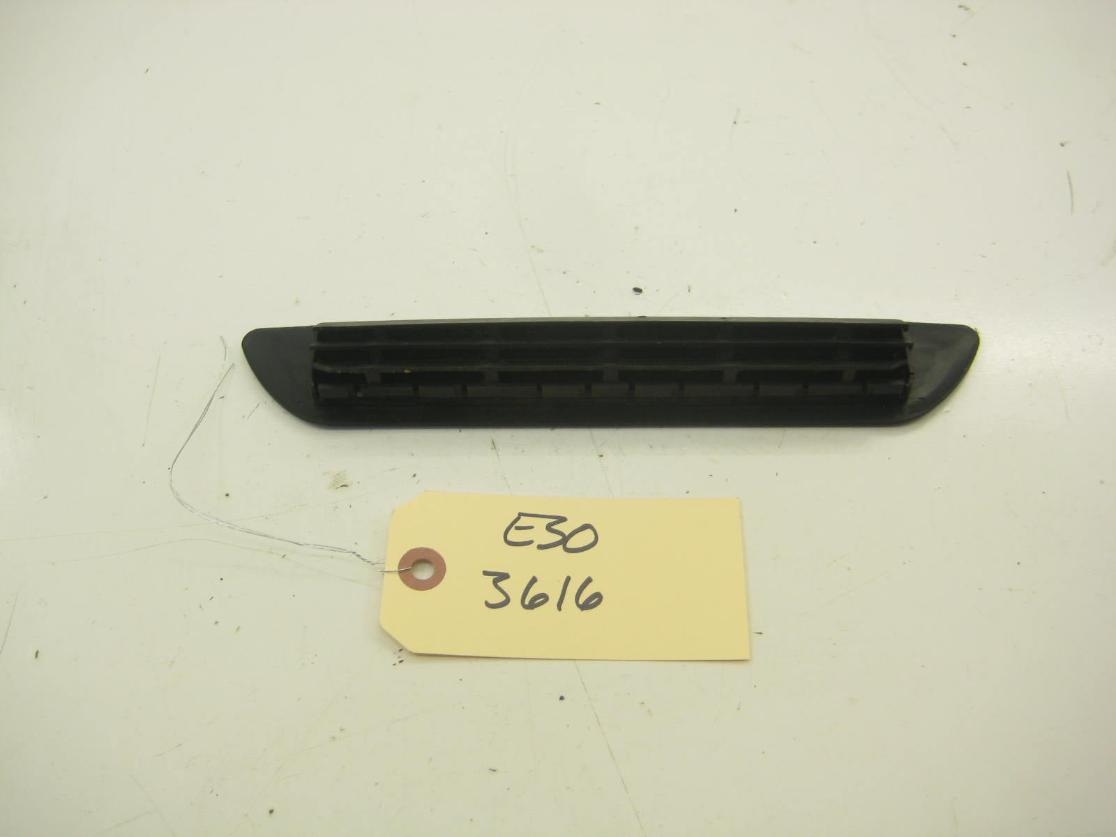 Rear Parcel Shelf Vent