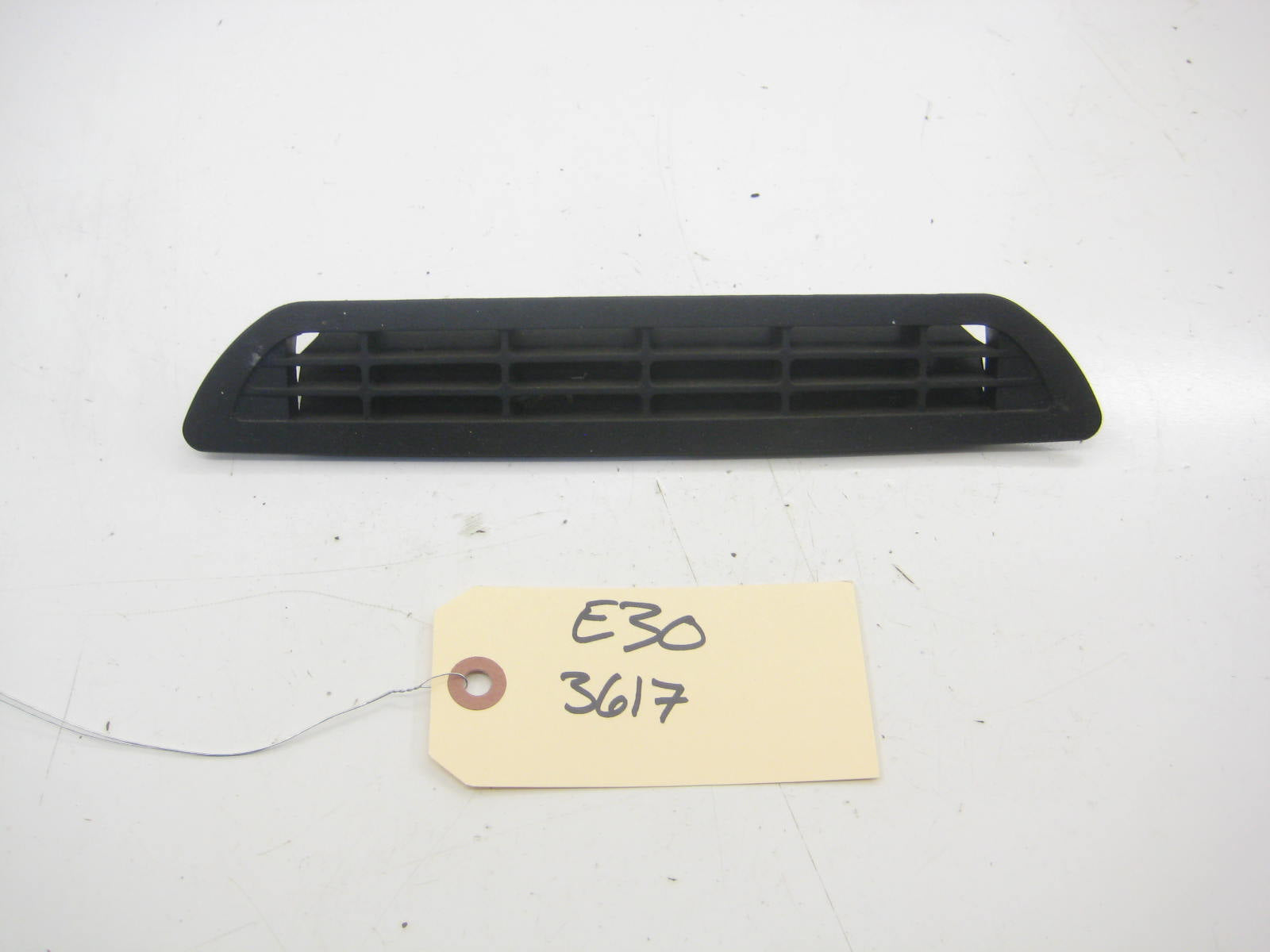 Rear Parcel Shelf Vent