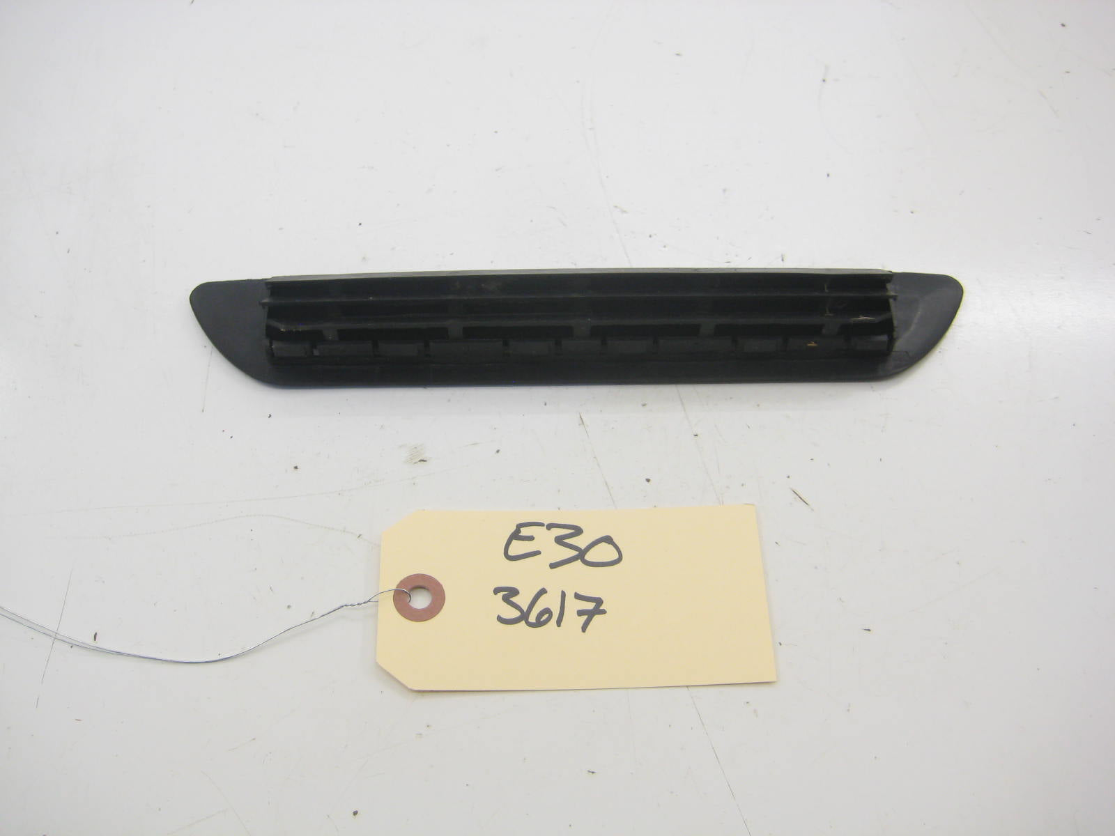 Rear Parcel Shelf Vent