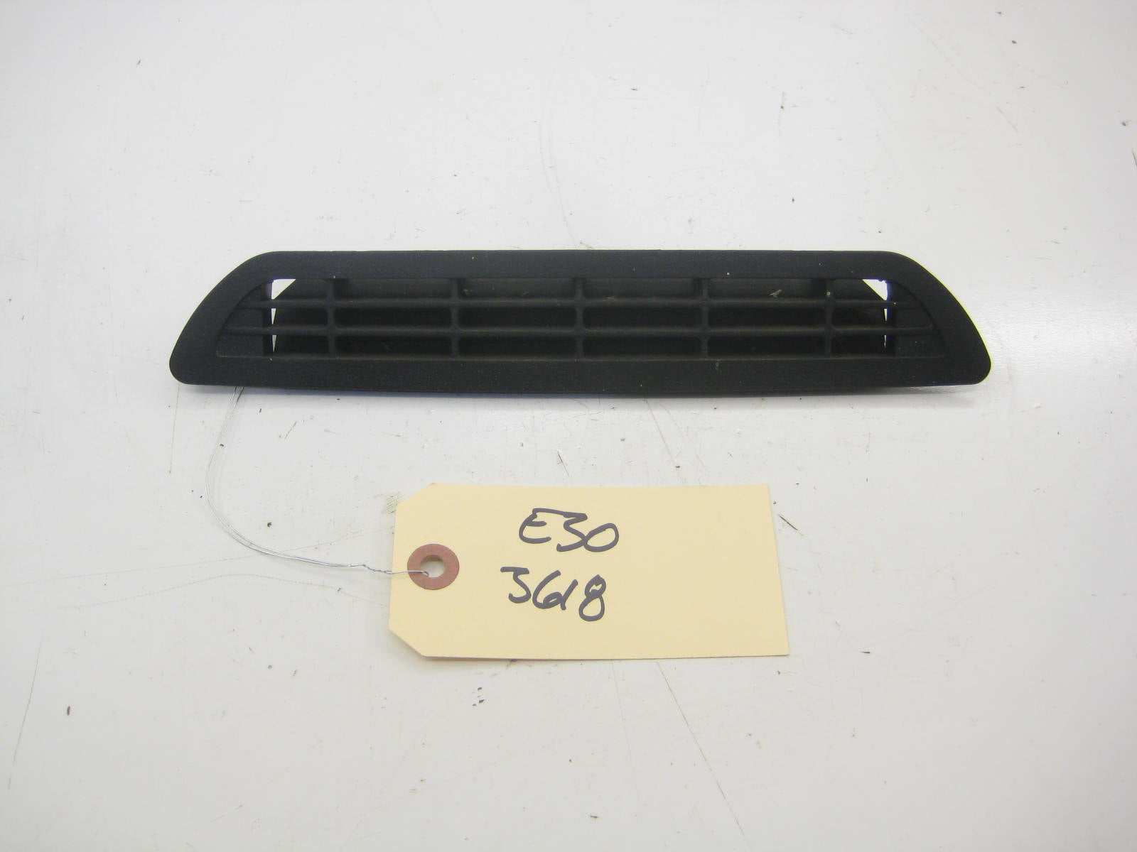 Rear Parcel Shelf Vent