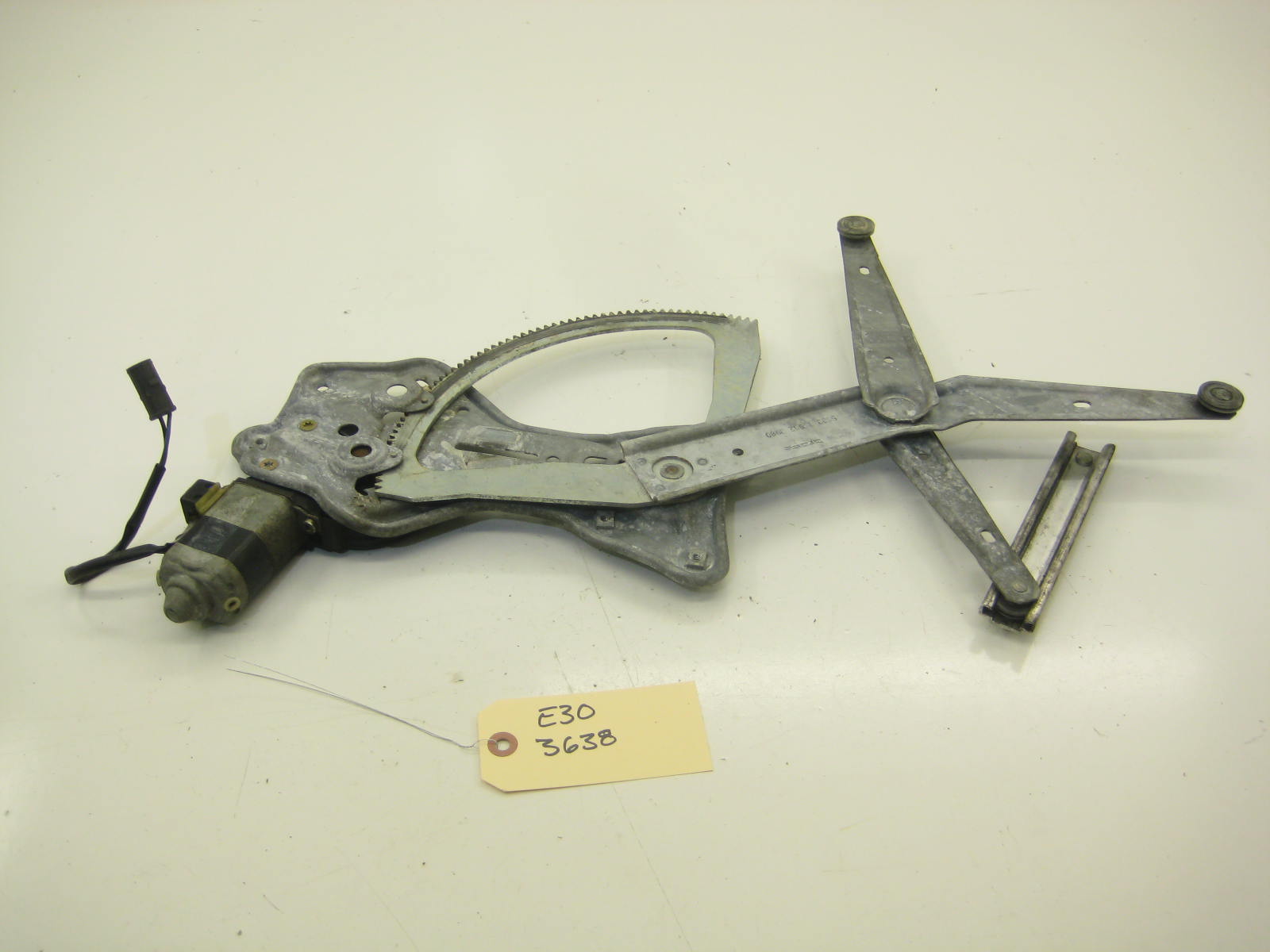 Right Passenger Early Coupe Window Regulator And Motor