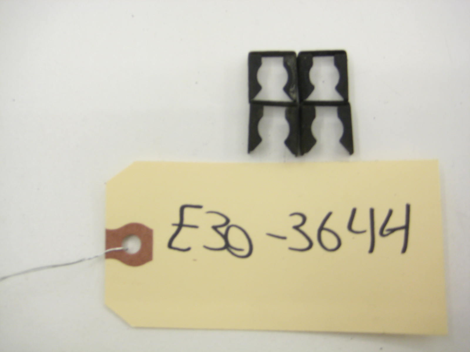 M42 Fuel Injector Clips (4)