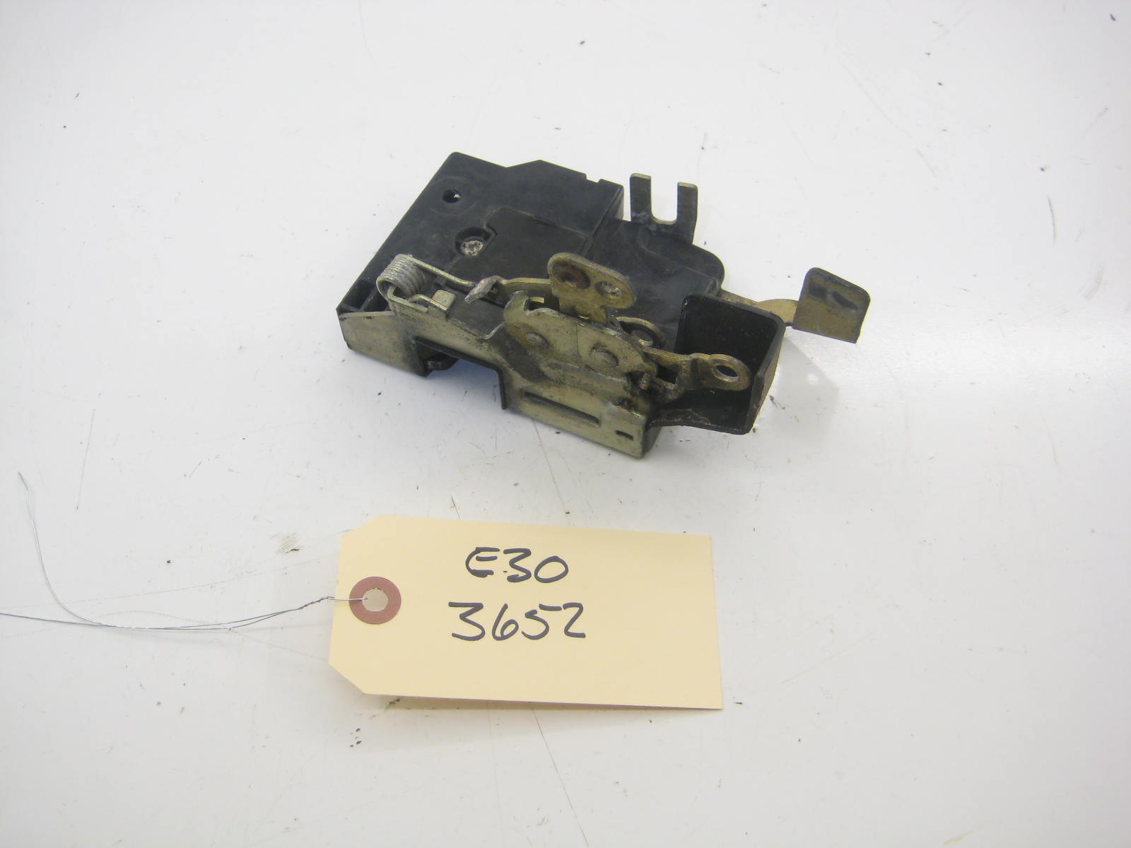Right Passenger Door Lock Assembly 19247889