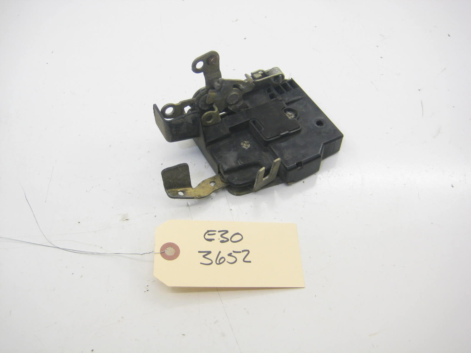 Right Passenger Door Lock Assembly 19247889