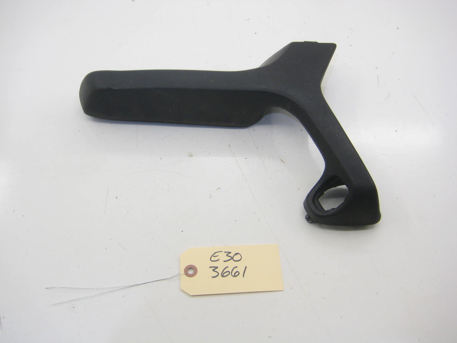 Drivers Left Coupe Armrest Pull