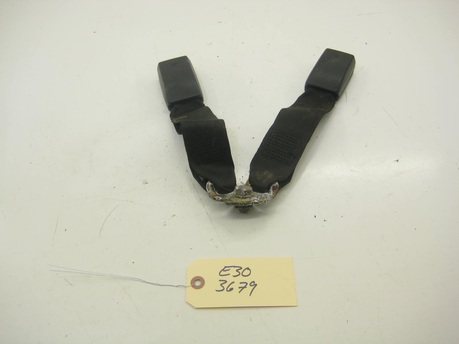 Center Rear Seat Belt Receiver