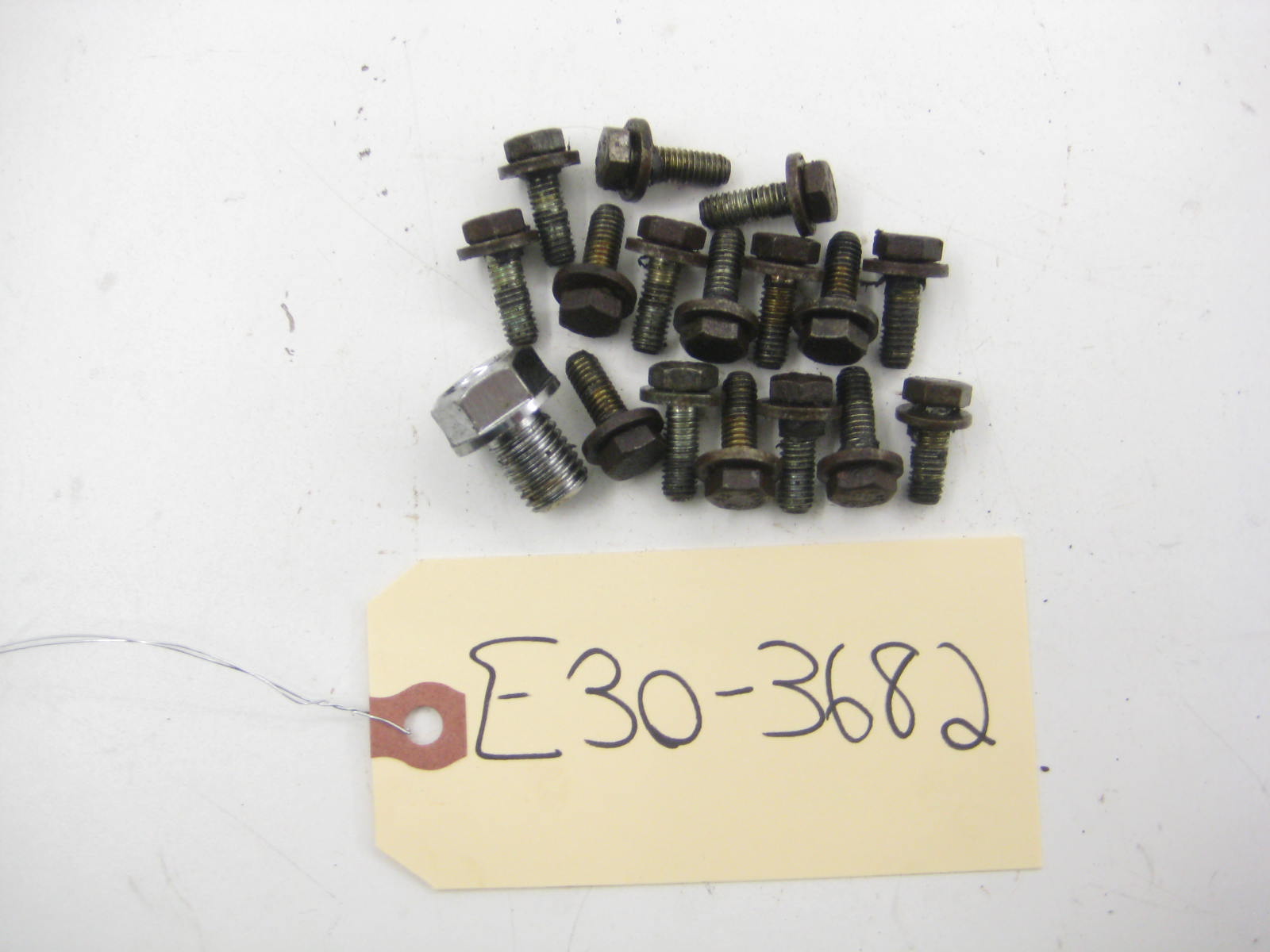 M42 Oil Pan Hardware