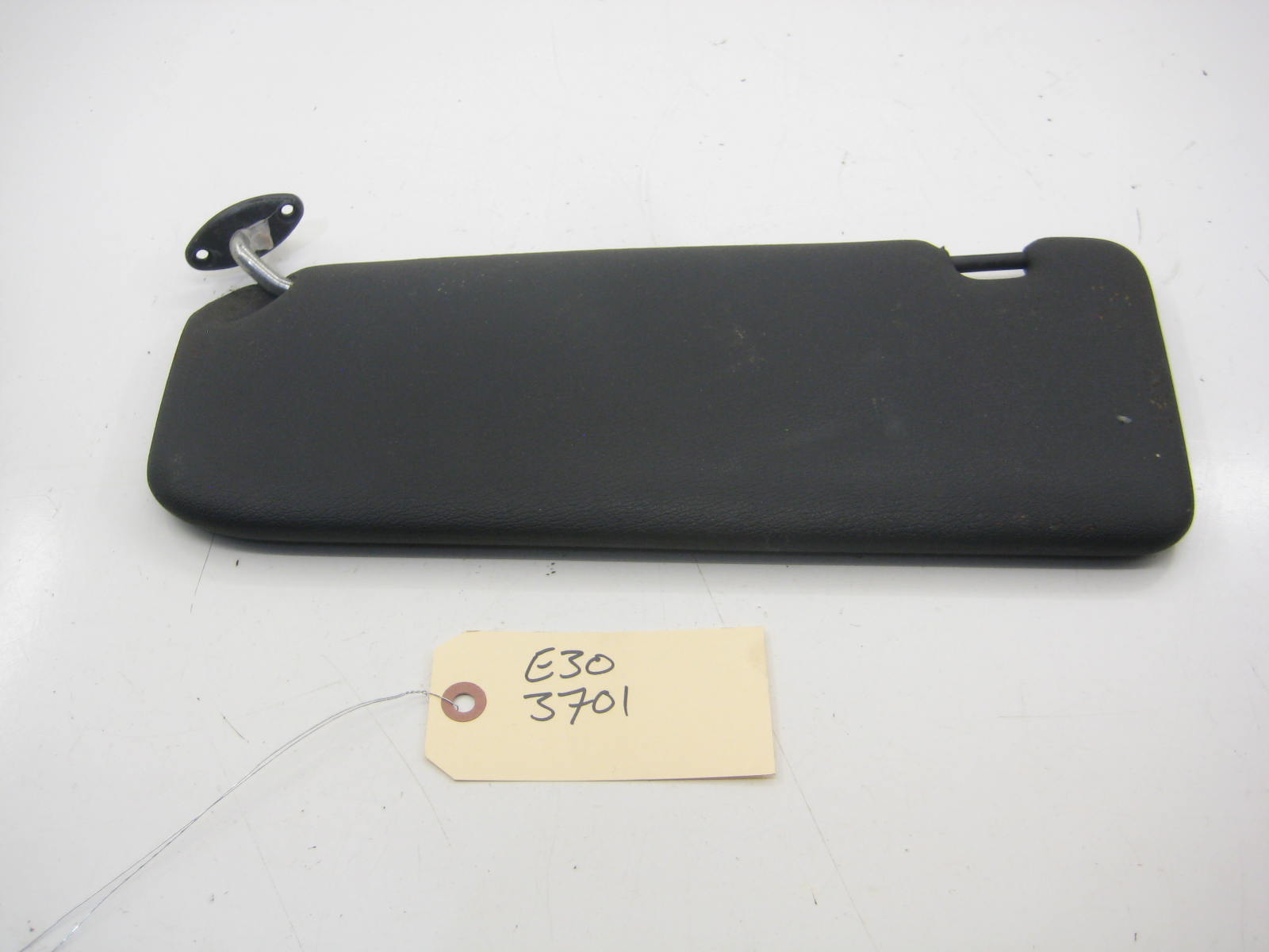 OEM Left Driver Sun Visor With Illuminated Mirror – Fits 2019-2022 Dodge Ram 1500