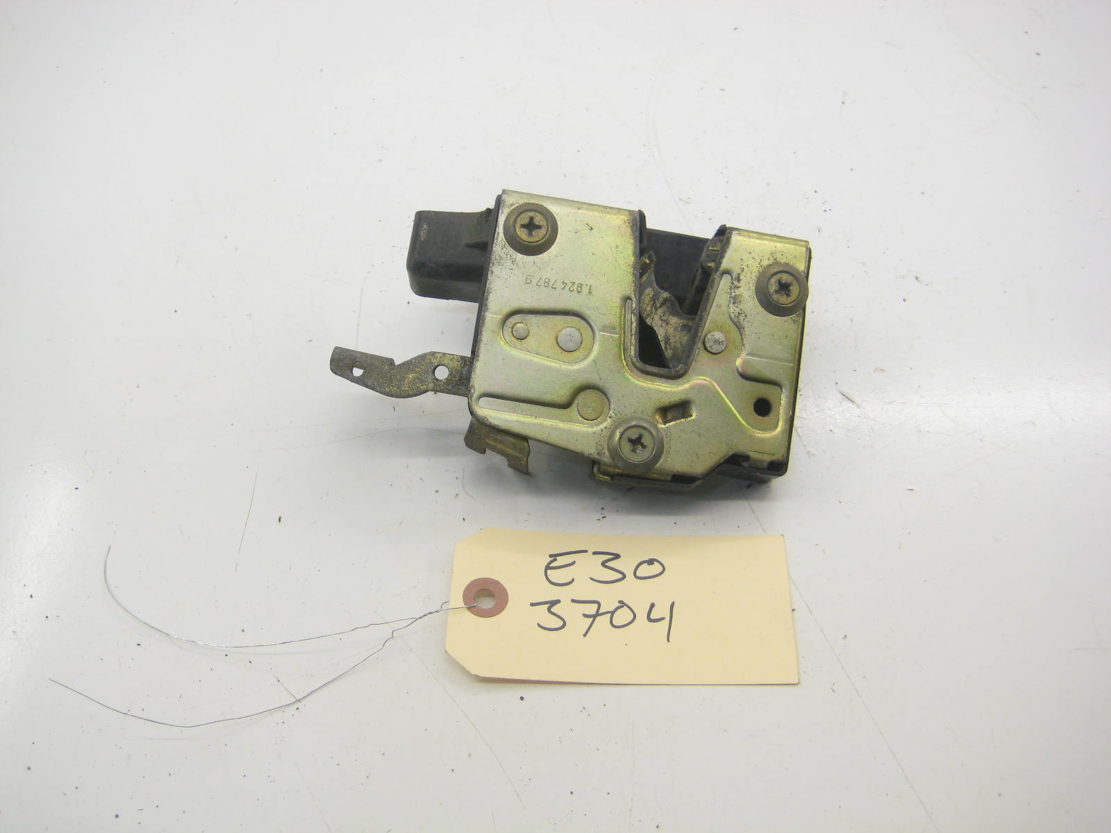 Left Drivers Coupe Door Latch Lock Assembly