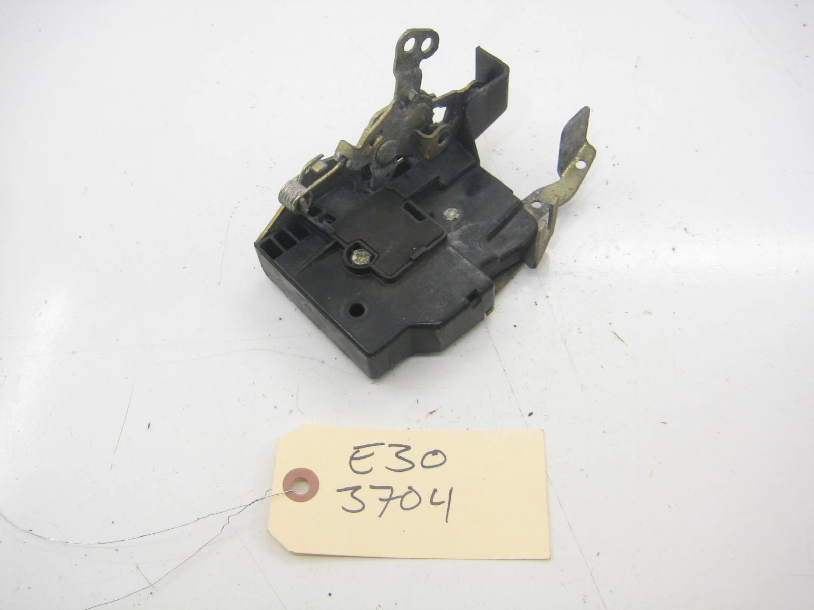 Left Drivers Coupe Door Latch Lock Assembly