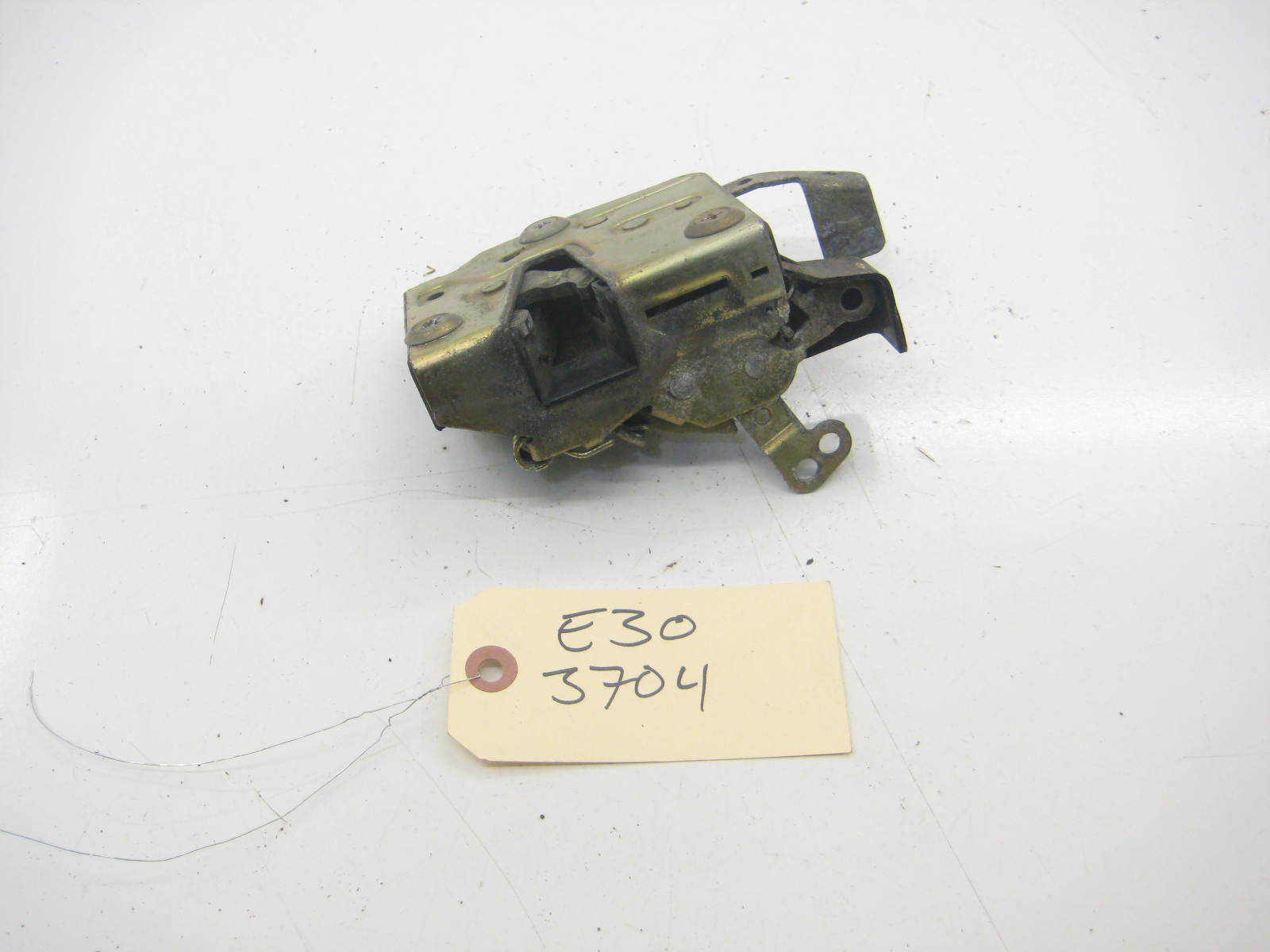 Left Drivers Coupe Door Latch Lock Assembly