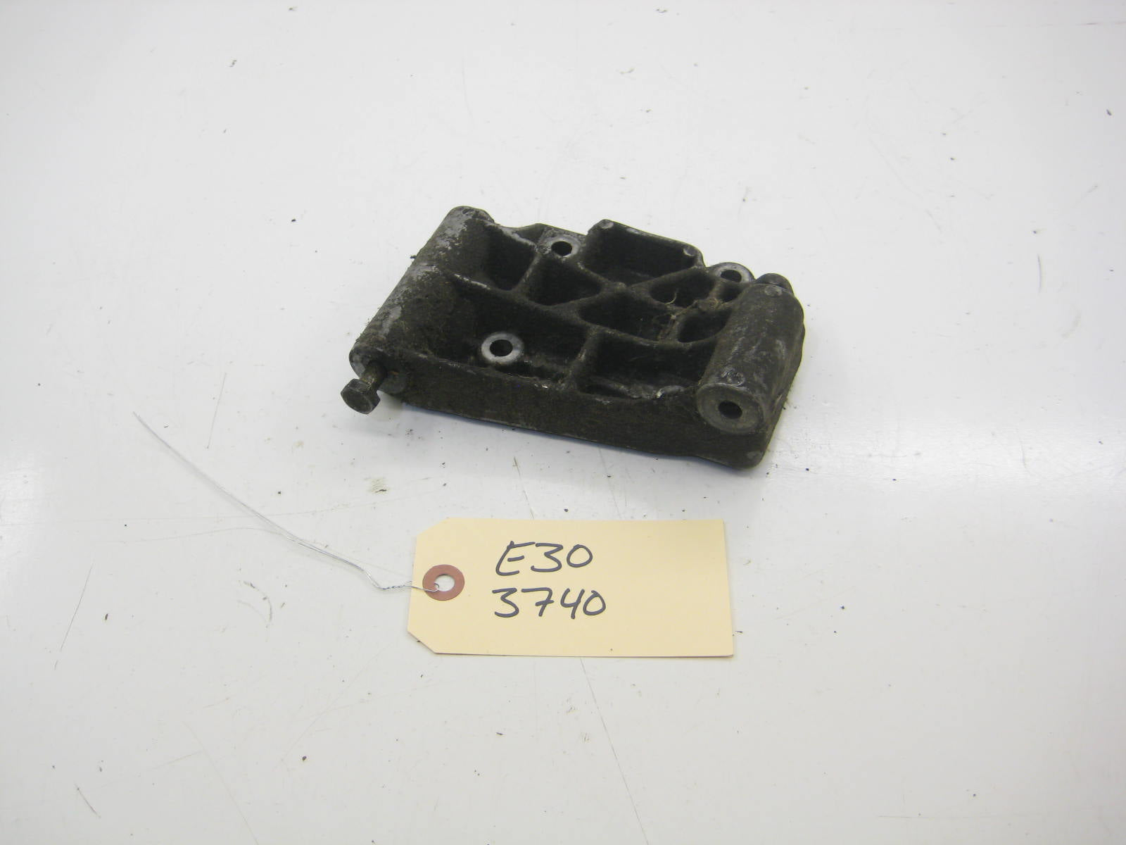 M20 AC bracket