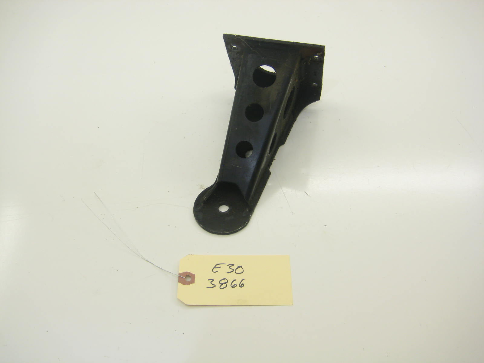 Passenger Right Side Engine Mount Arm M20