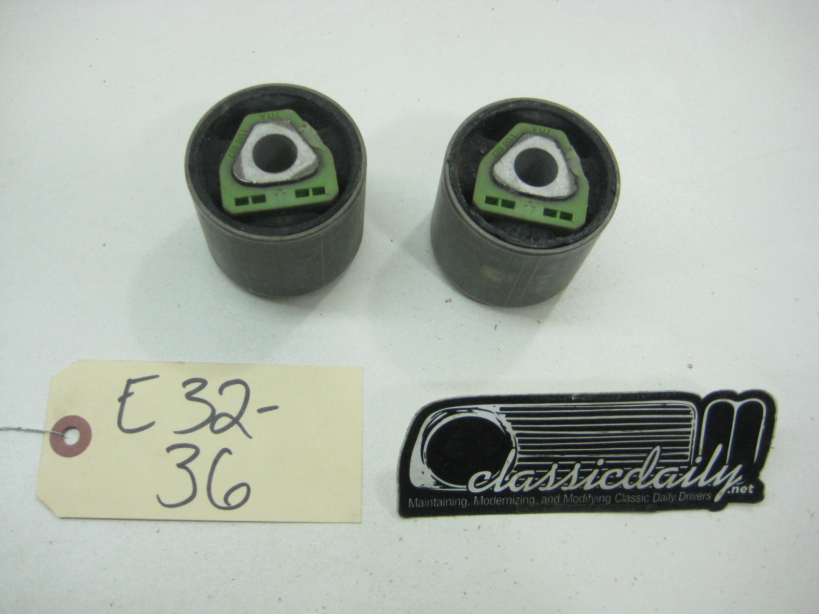 bmw e32 740 750 control arm bushings 31 12 1 136 607 pair