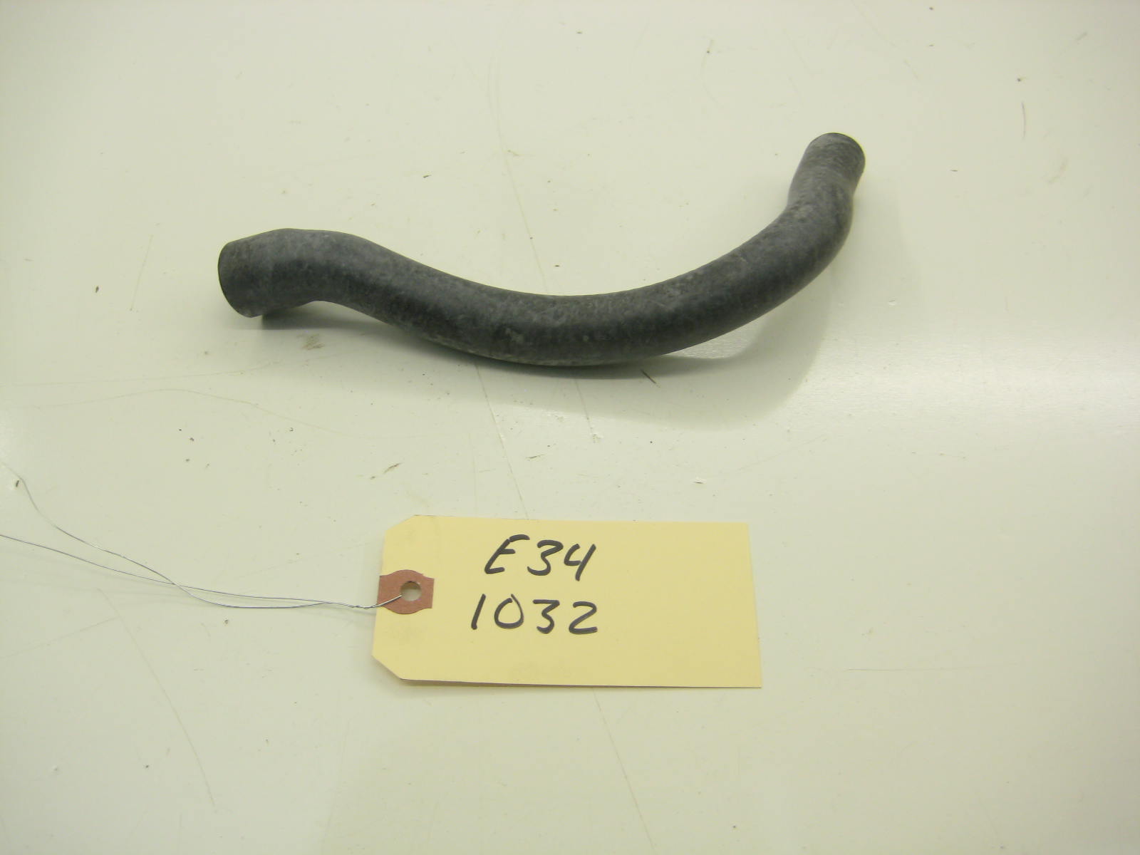 64 21 1 384 712 Heater Hose