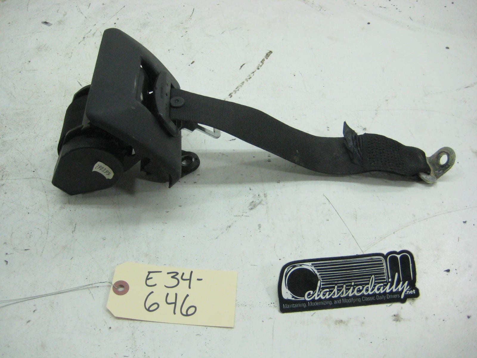 bmw e34 535 m5 rear seat belt 2