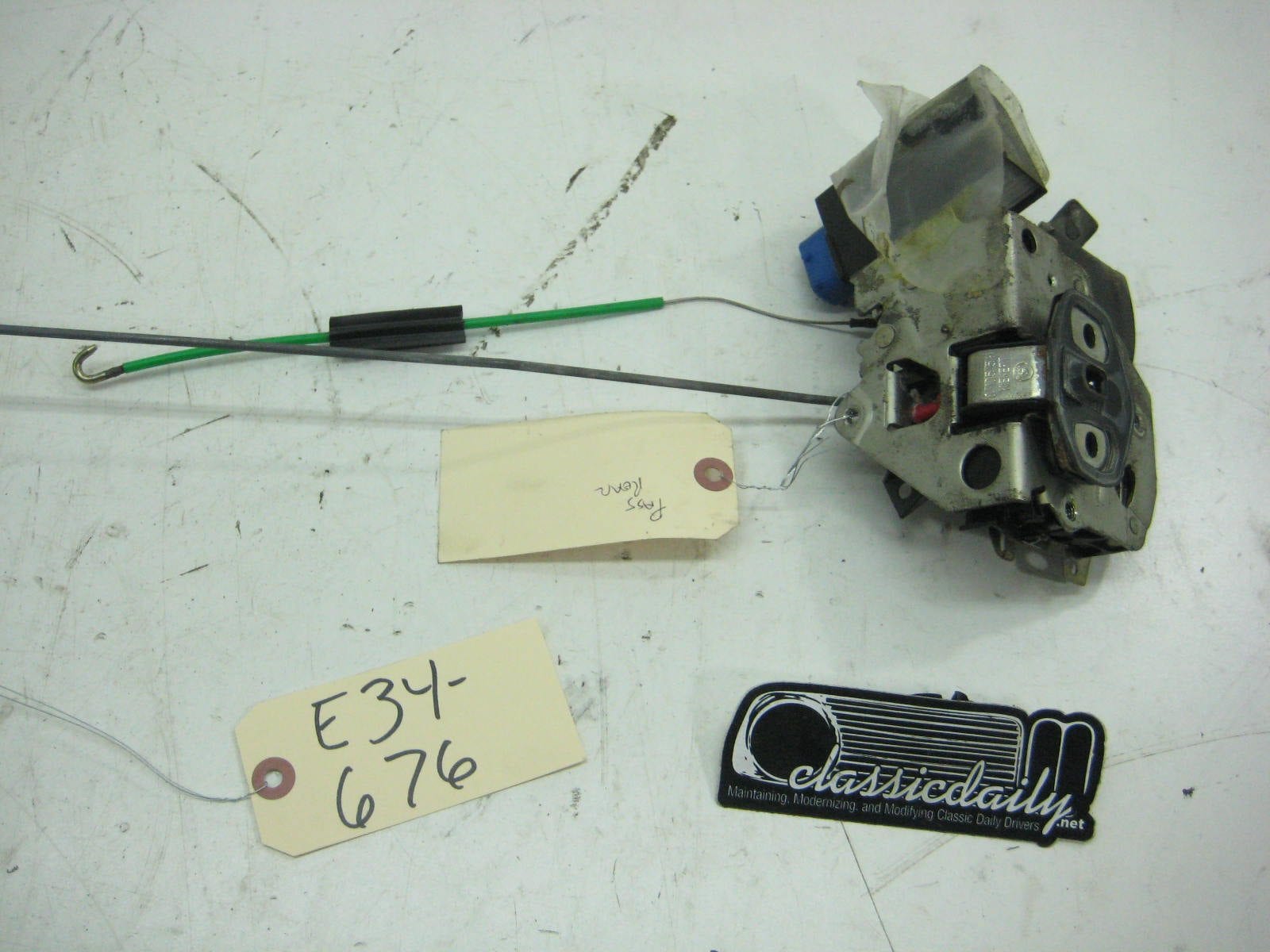 bmw e34 535 m5 passenger right rear door handle assembly latch