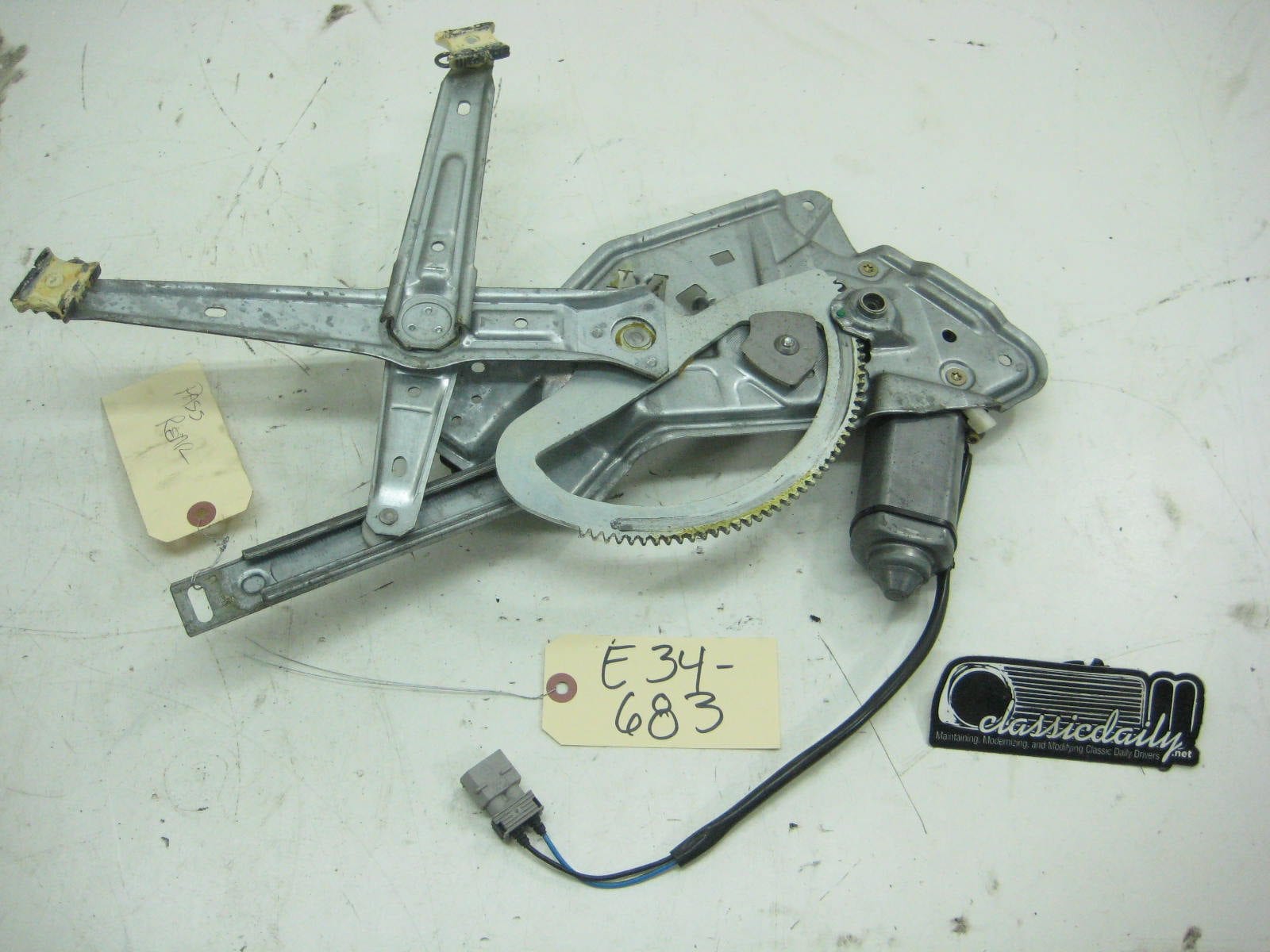 bmw e34 535 m5 passenger right rear window regulator