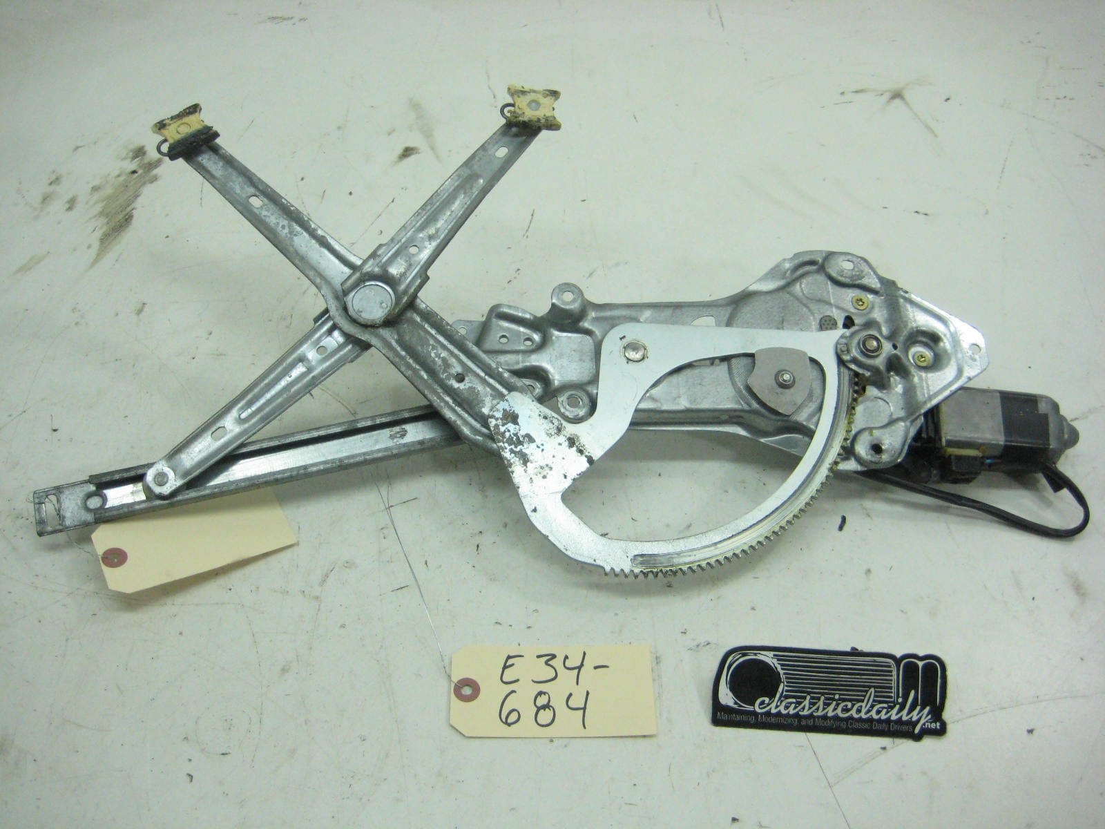 bmw e34 535 m5 right passenger side front window regulator