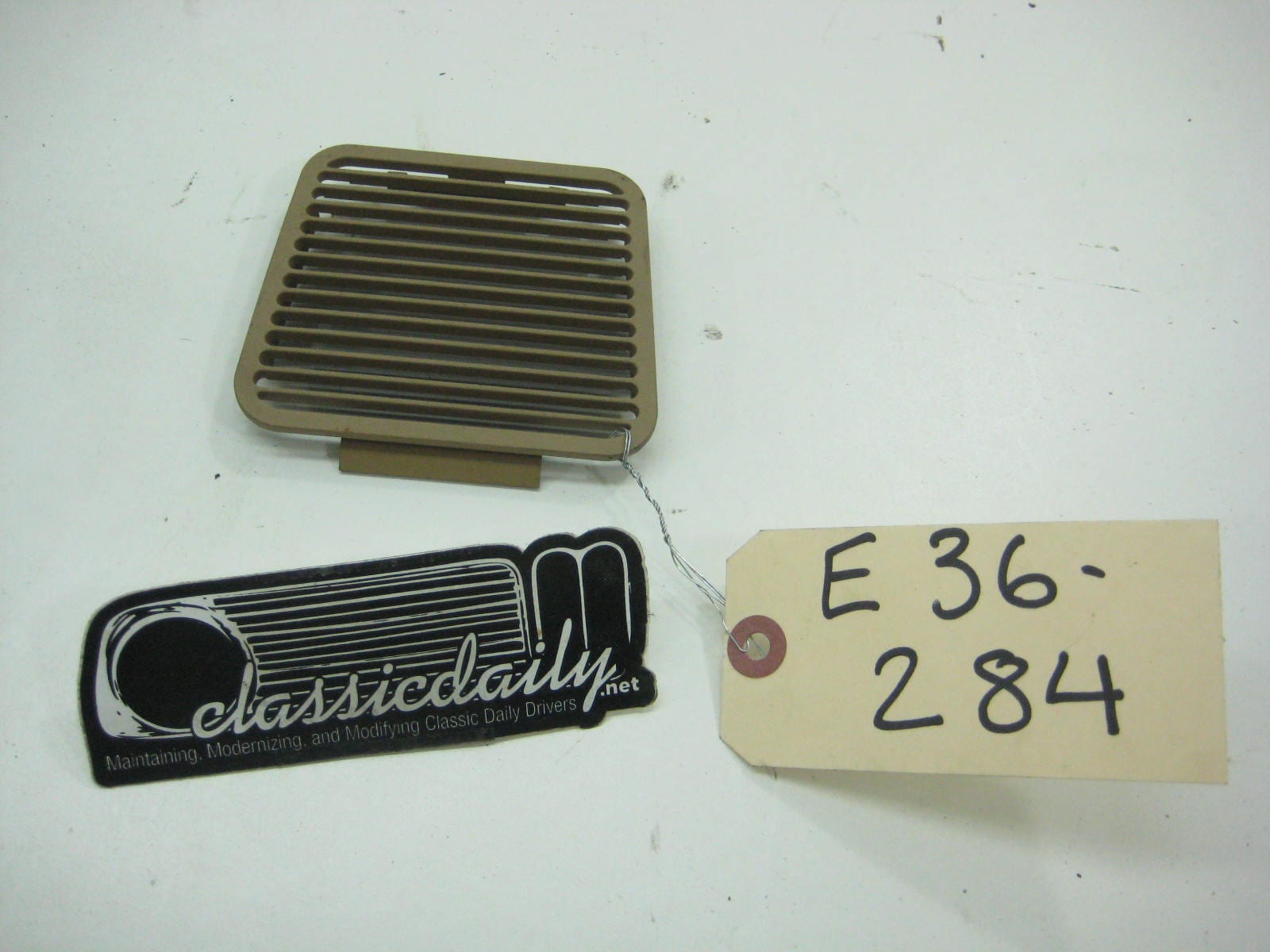 bmw e36 325 328 m3 tan rear defrost vent