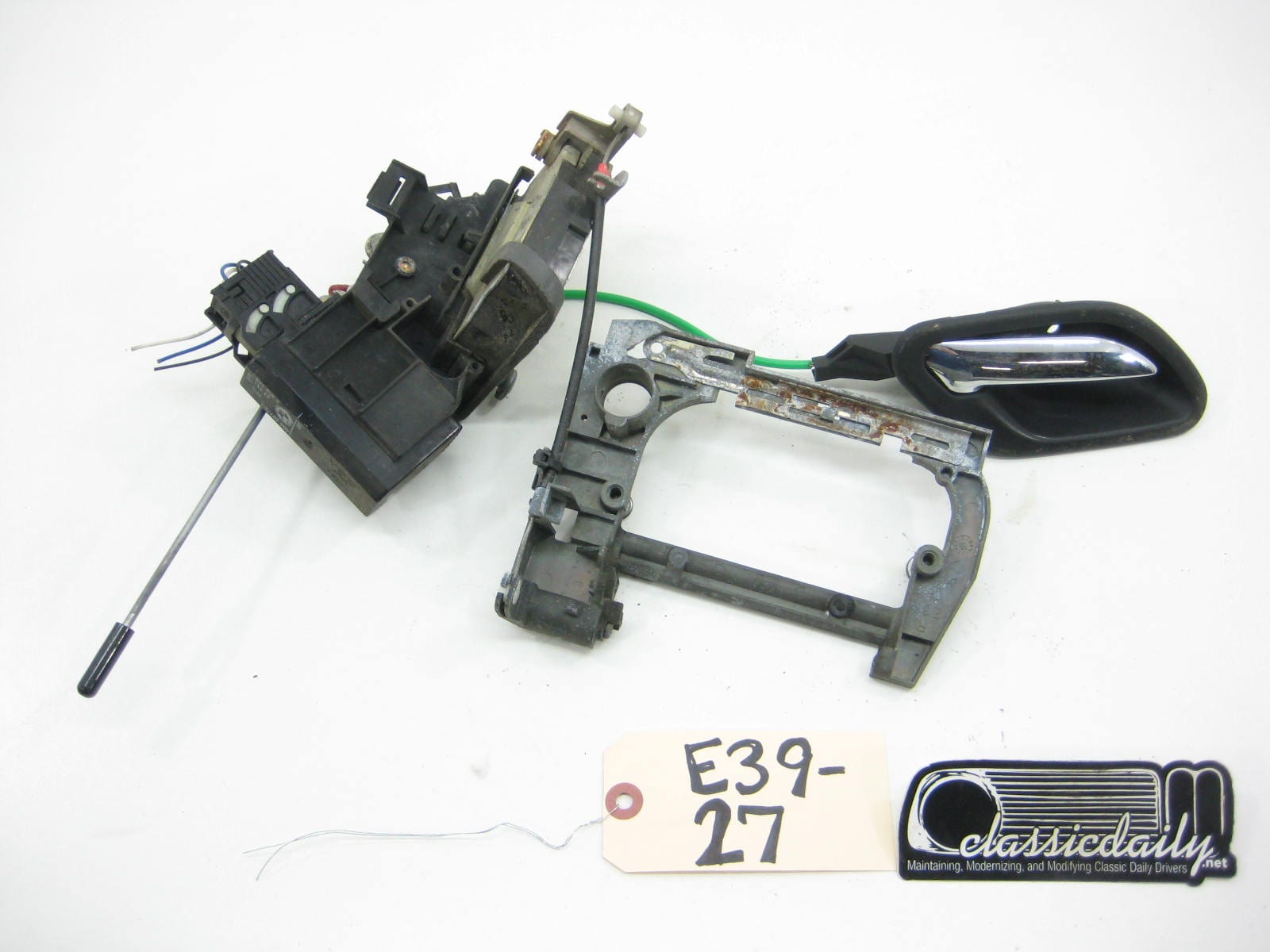 bmw e39 528 530 540 front passenger interior door latch and handle mechanism