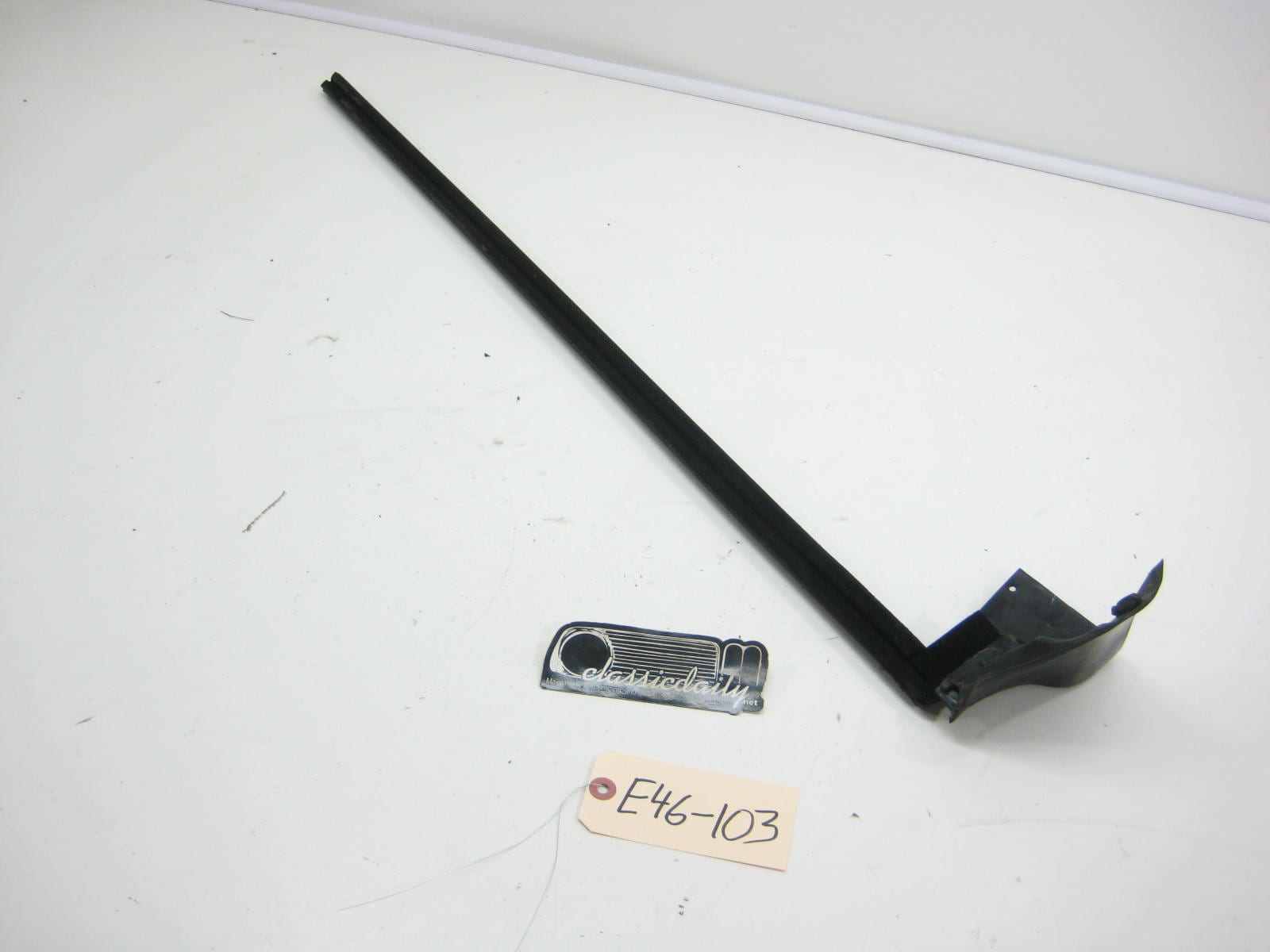 bmw e46 m3 passenger door interior window weather stripping convertible
