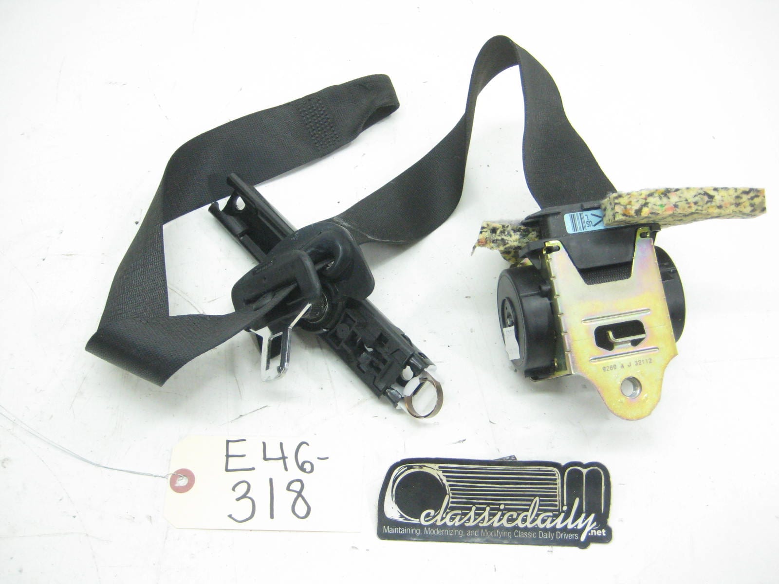 bmw e46 325 330 left drivers side front coupe seat belt