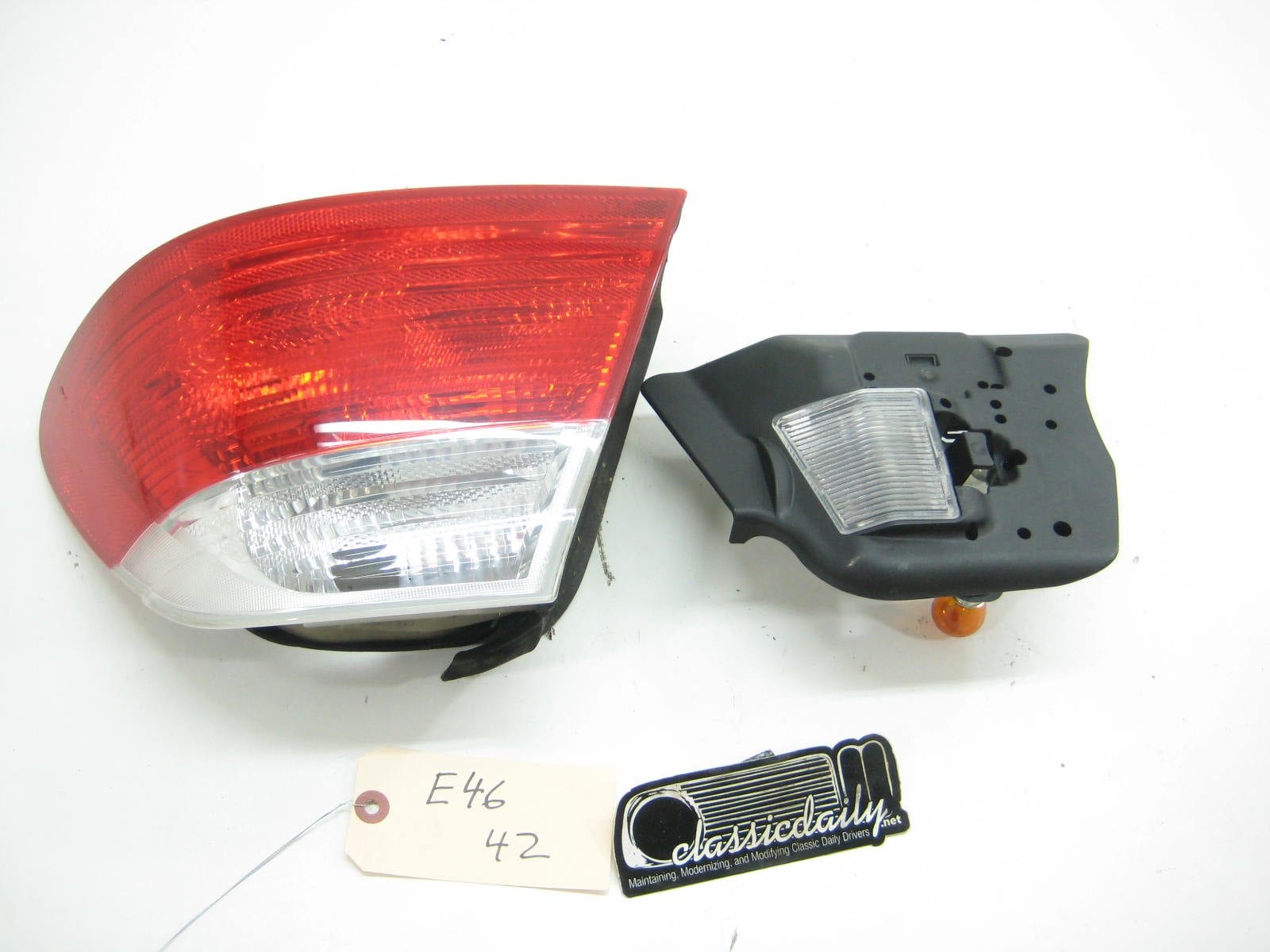 bmw e46 m3 325 330 right passenger side taillight tail light