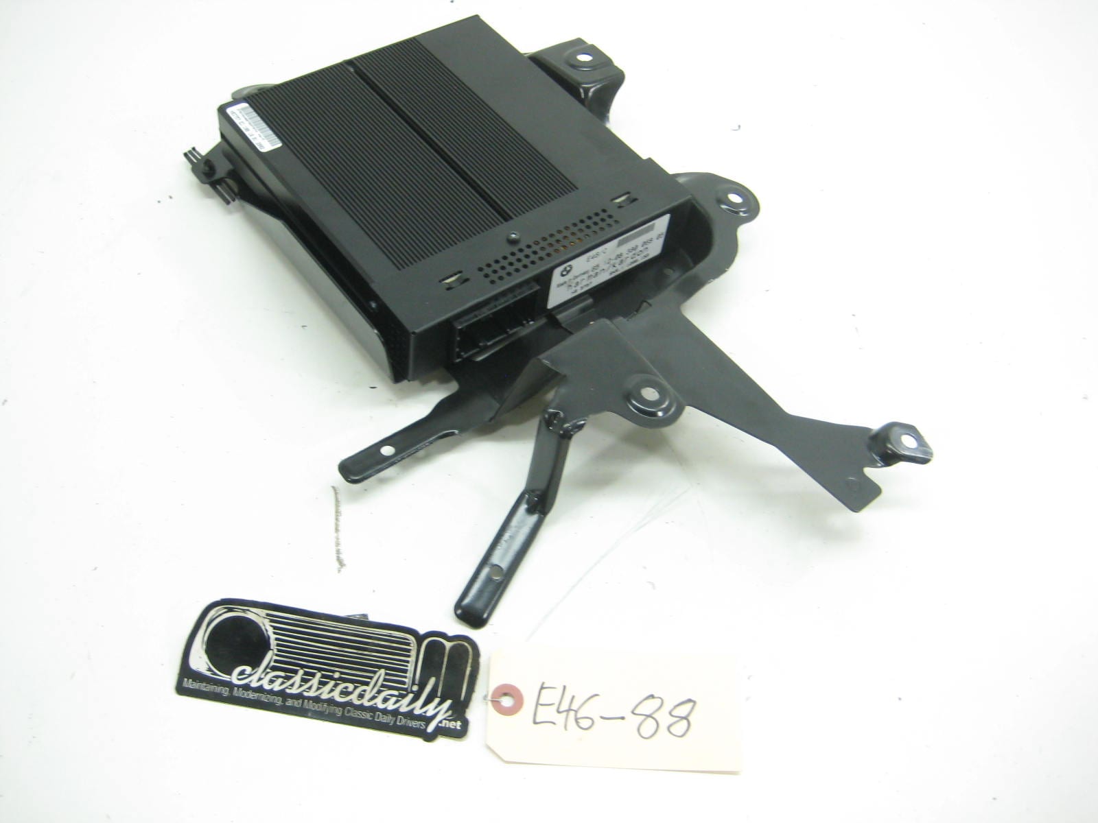 bmw e46 m3 325 330 harmon kardon stereo amp with mounting bracket