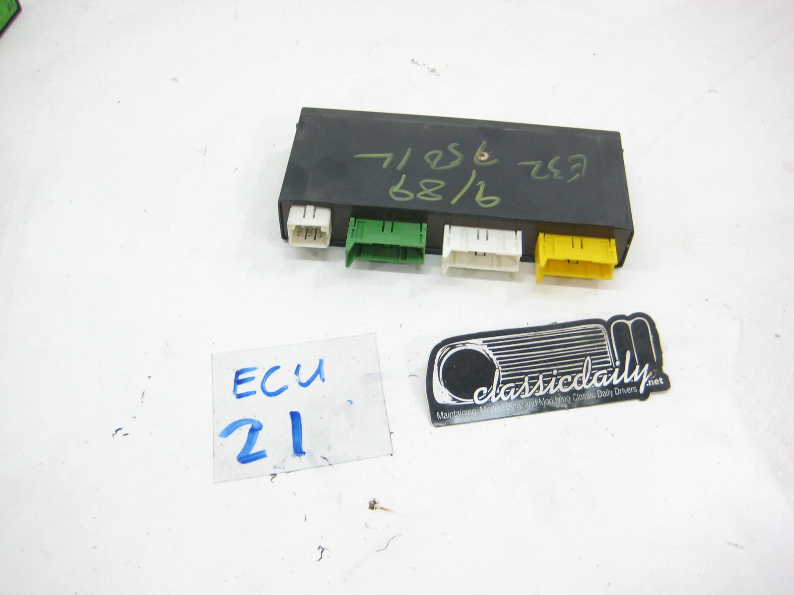 ecu computer gm 61 35 1 379 739 general module 2