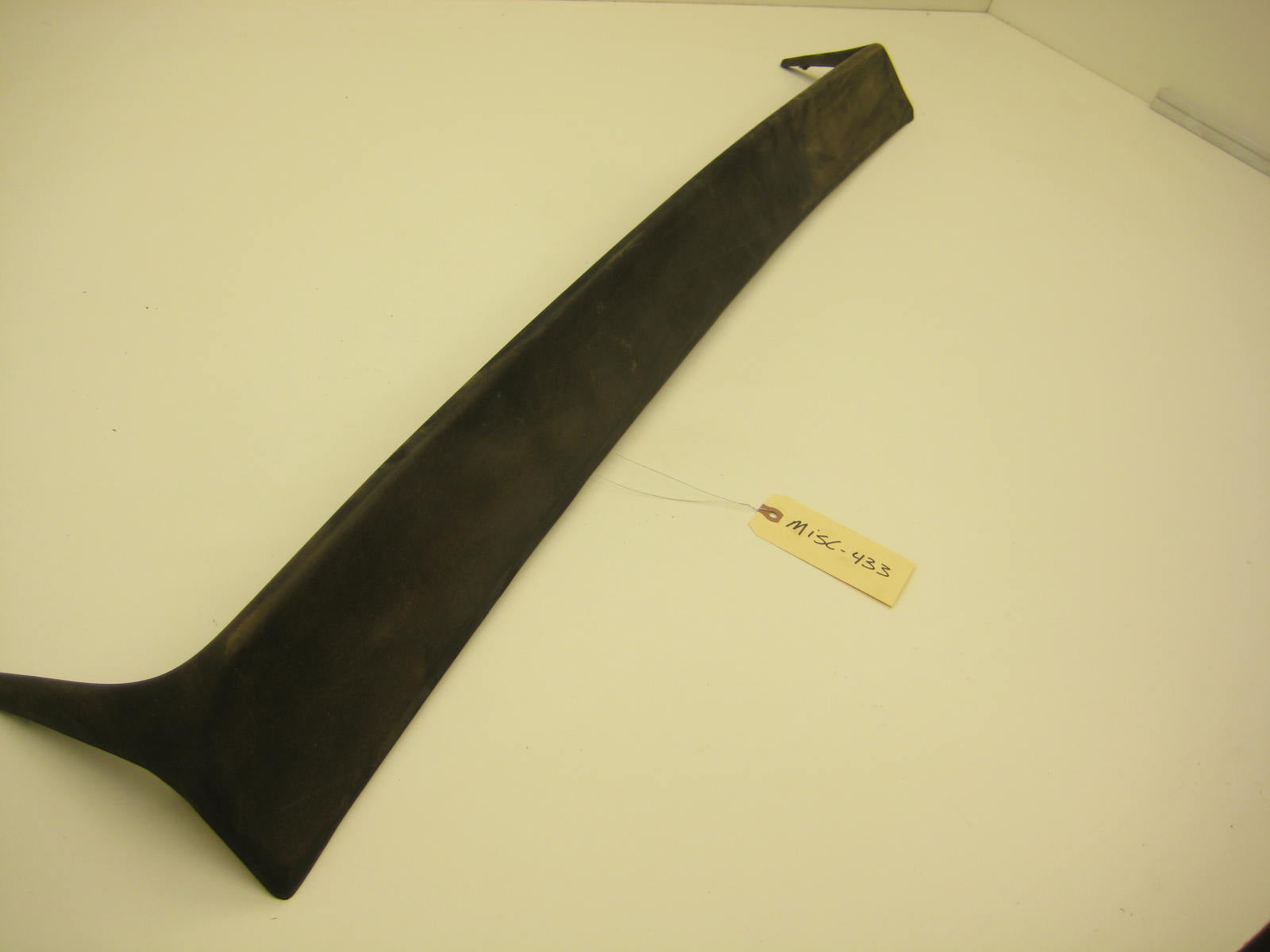 Mercedes Benz 107 790 00 88 R107 Sl 380sl 450sl 560sl Rear Trunk Deck Lid Boot Spoiler Oem MISC 433