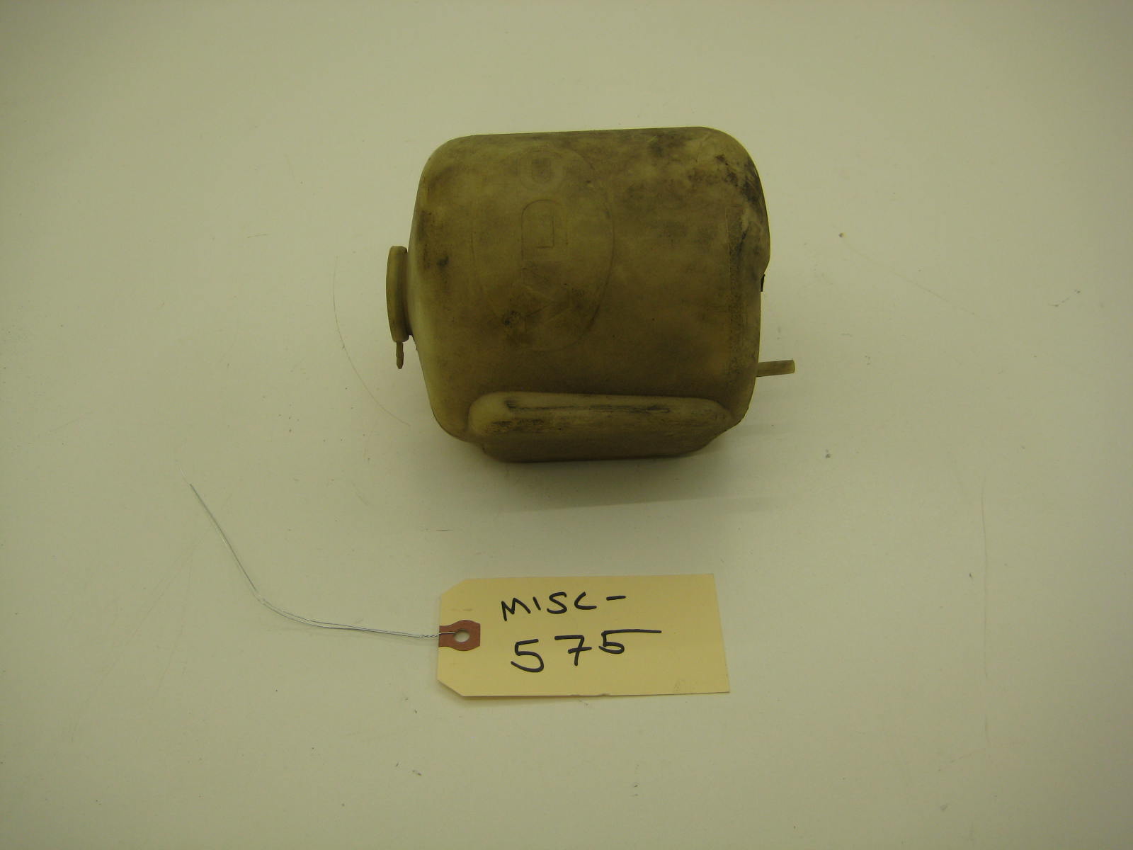 bmw 2002 2002tii e10 round washer tank with cap