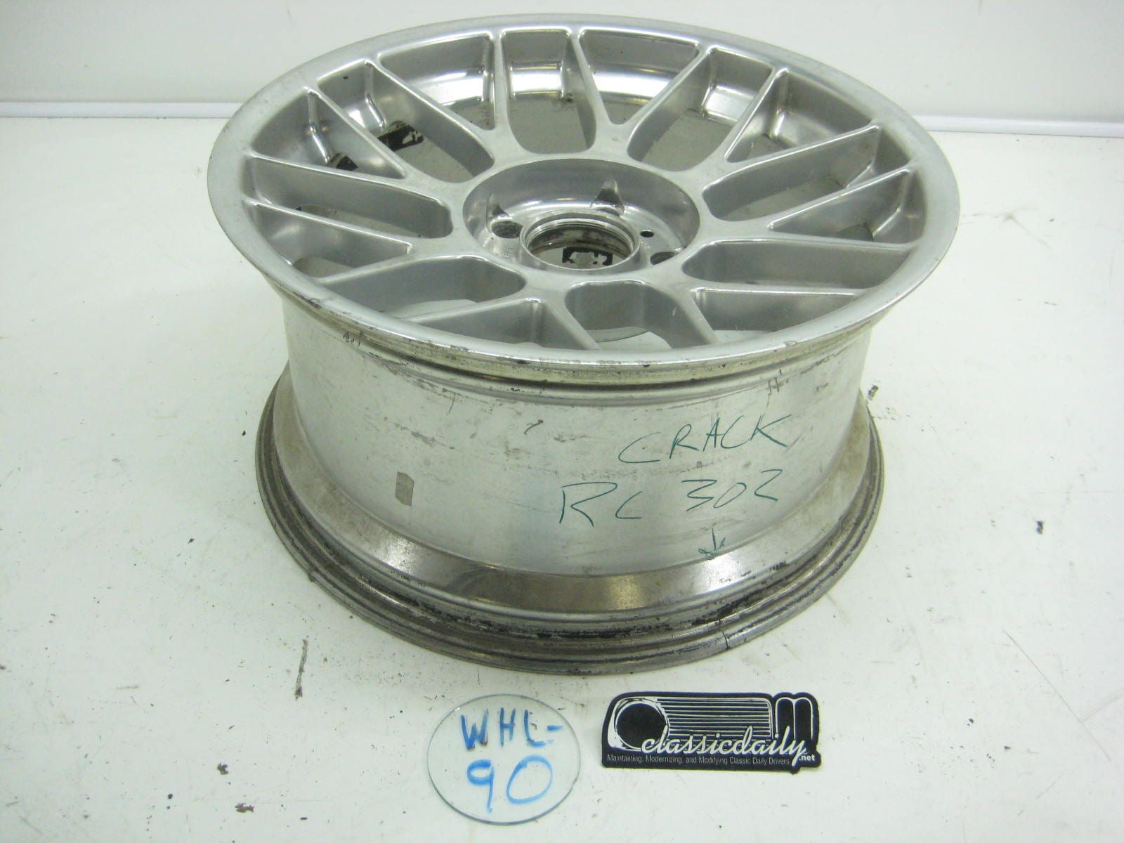 used parts rc 302 et 15 17 x 8 5 5x120 cracked single