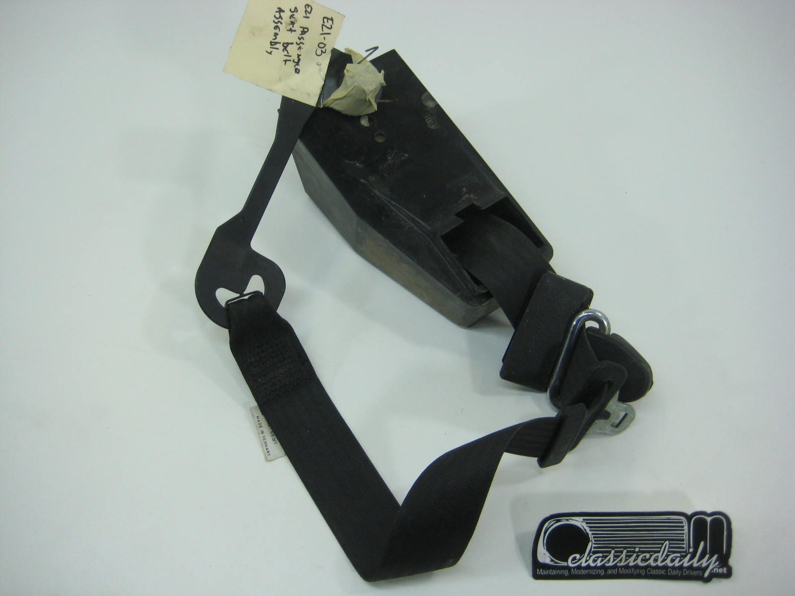 bmw e21 320i passenger seat belt assembly