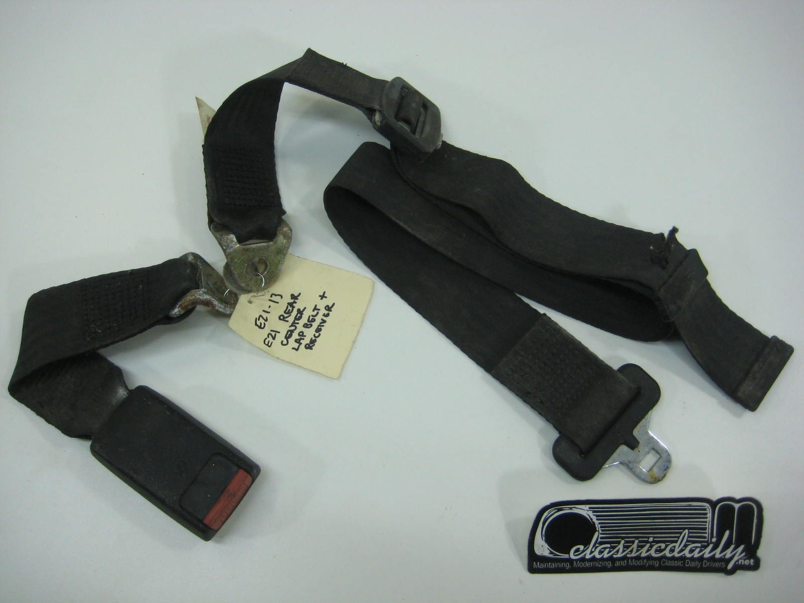 bmw e21 320i rear center lap belt and receiver